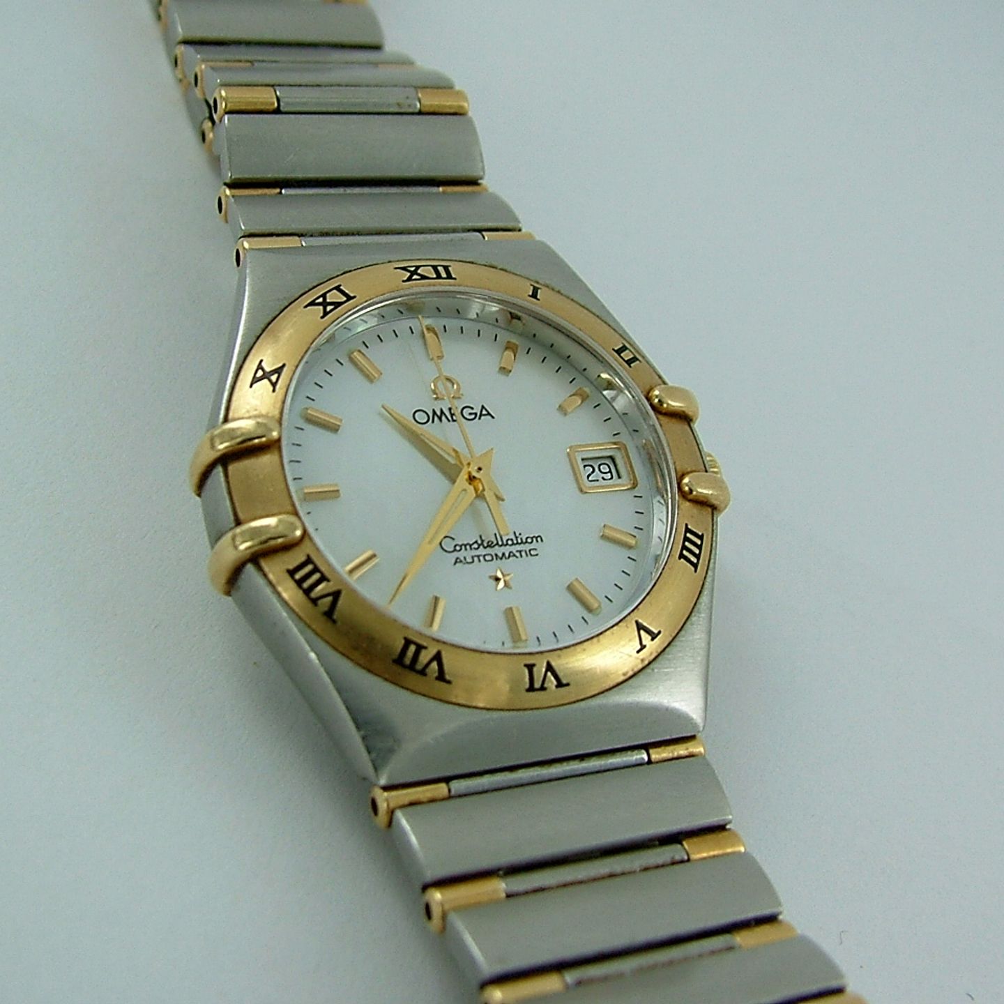 Omega Constellation - (Unknown (random serial)) - White dial 27 mm Gold/Steel case (4/6)