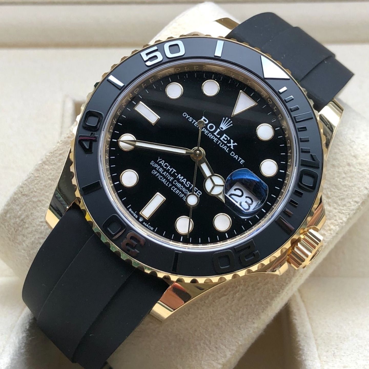 Rolex Yacht-Master 42 226658 (2022) - Black dial 40 mm Yellow Gold case (8/8)