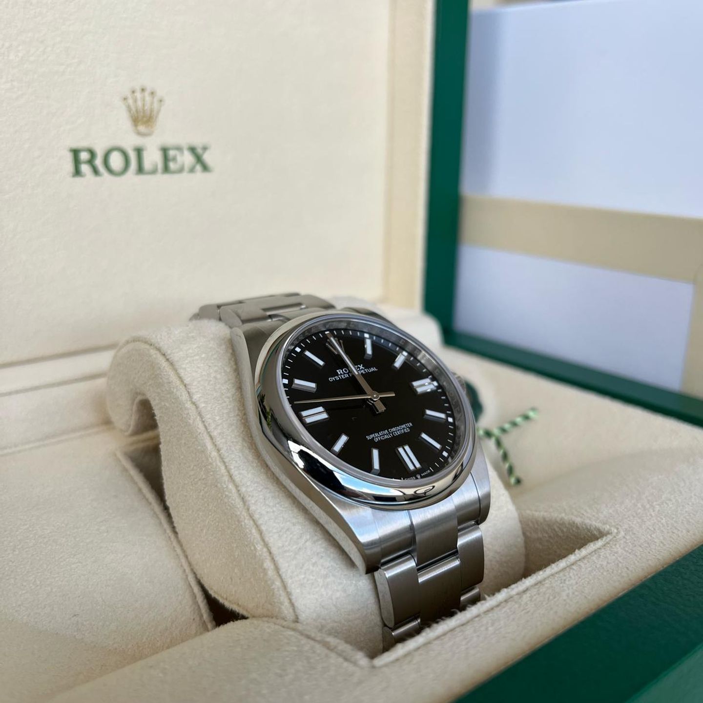 Rolex Oyster Perpetual 41 124300 (2025) - Black dial 41 mm Steel case (5/5)