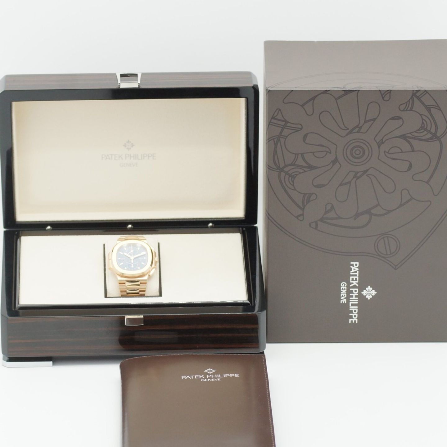 Patek Philippe Nautilus 5990 (2021) - Black dial 41 mm Steel case (4/8)