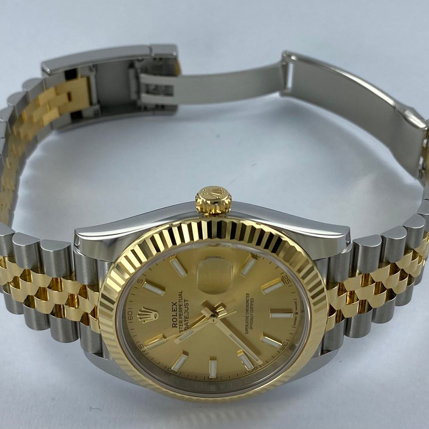Rolex Datejust 41 126333 (2025) - 41 mm Gold/Steel case (3/6)