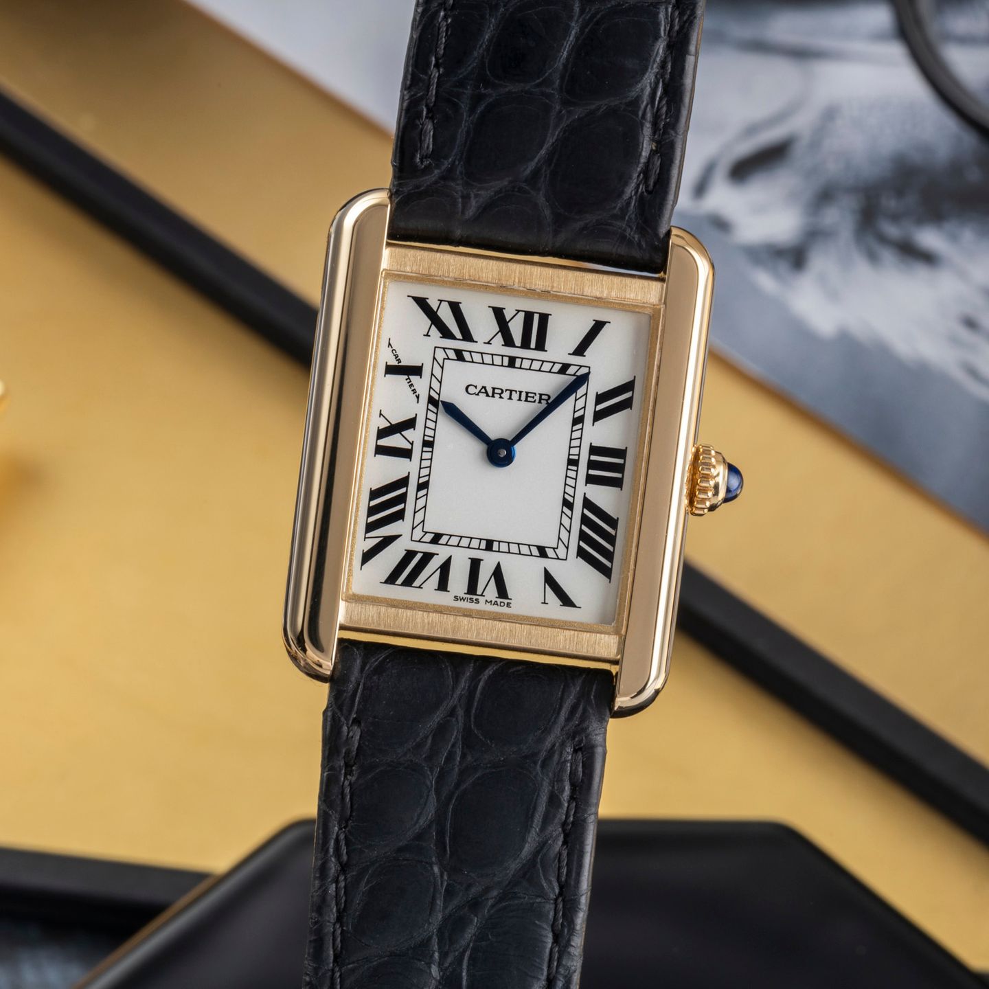 Cartier Tank Solo W5200002 (Unknown (random serial)) - Silver dial 31 mm Yellow Gold case (3/8)