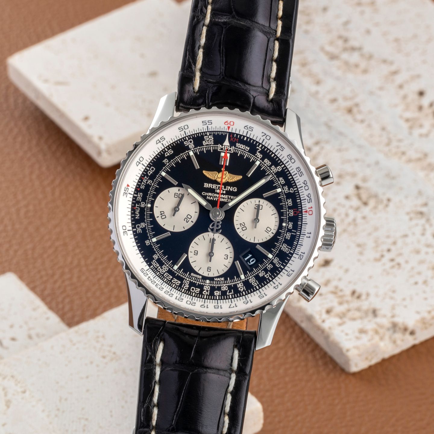 Breitling Navitimer 01 AB0120 (Unknown (random serial)) - 43 mm Steel case (3/8)