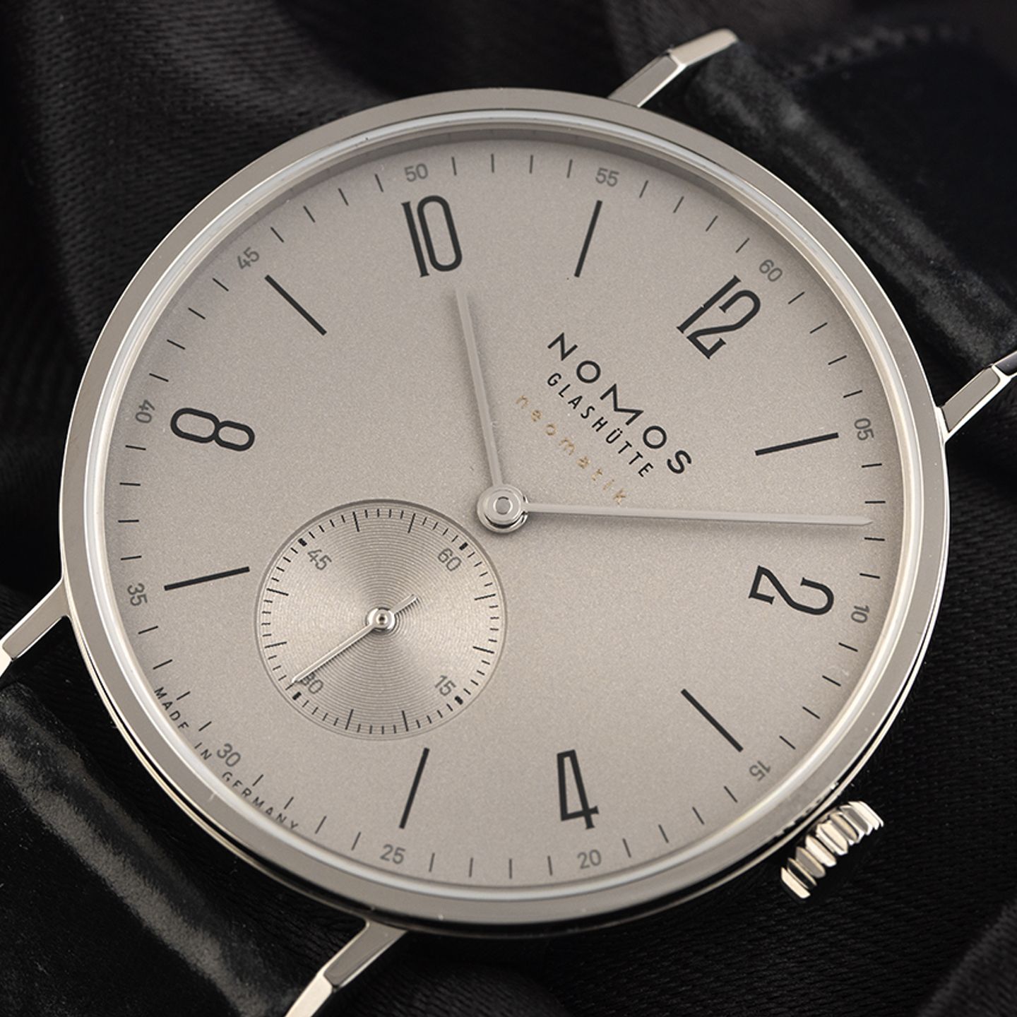NOMOS Tangente Neomatik 143 (2024) - Grijs wijzerplaat 39mm Staal (3/7)