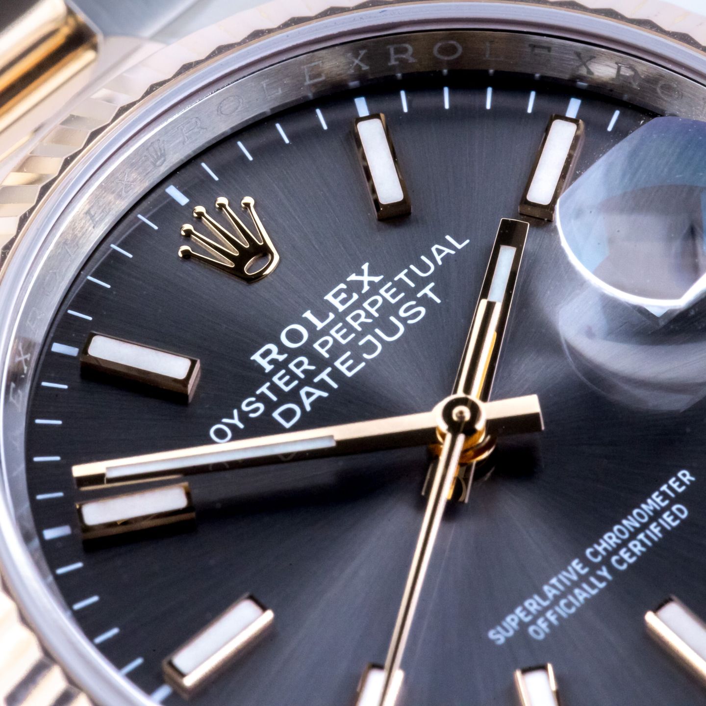 Rolex Datejust 36 126231 (2021) - Grey dial 36 mm Gold/Steel case (2/8)