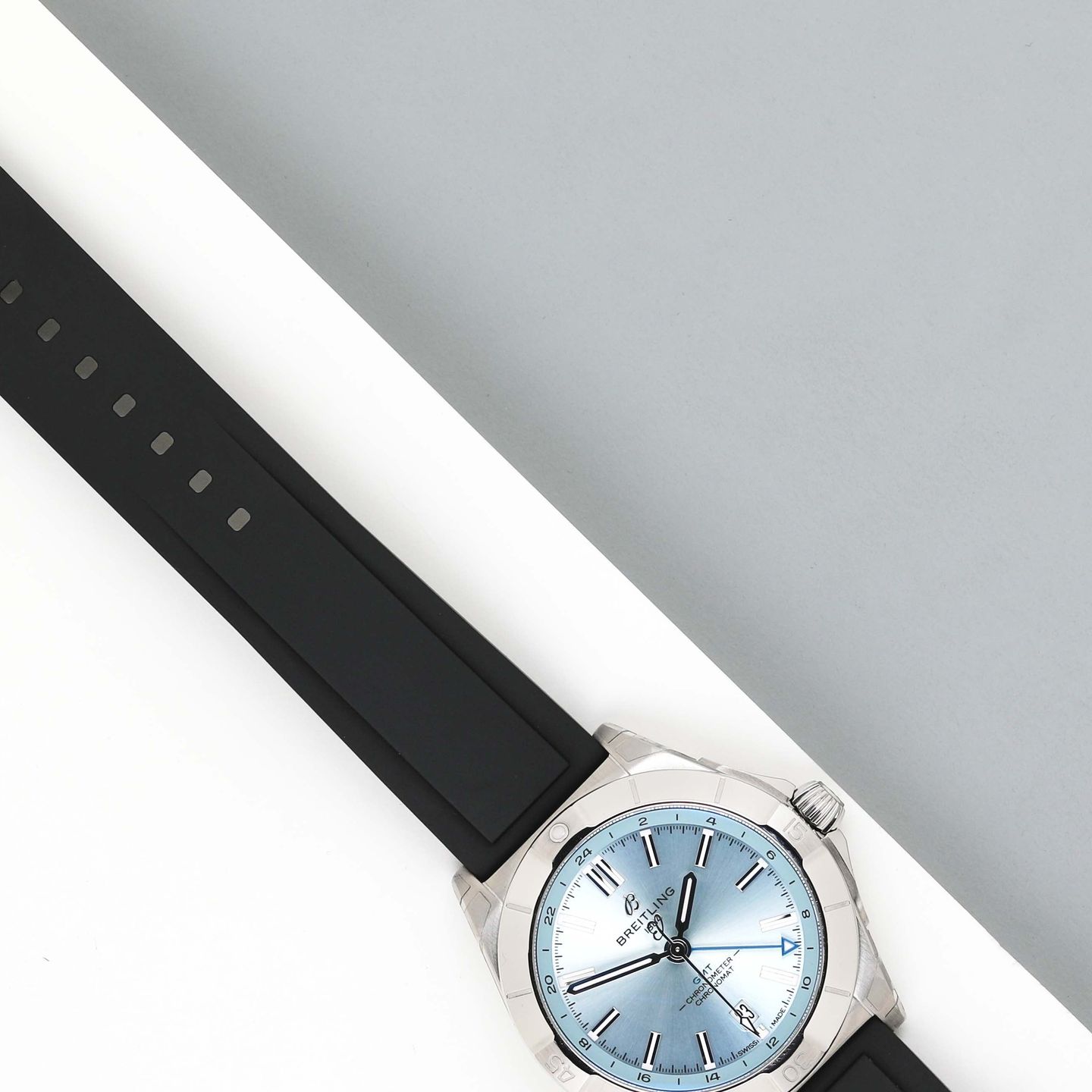 Breitling Chronomat GMT P32398 (2023) - Blue dial 40 mm Steel case (3/7)