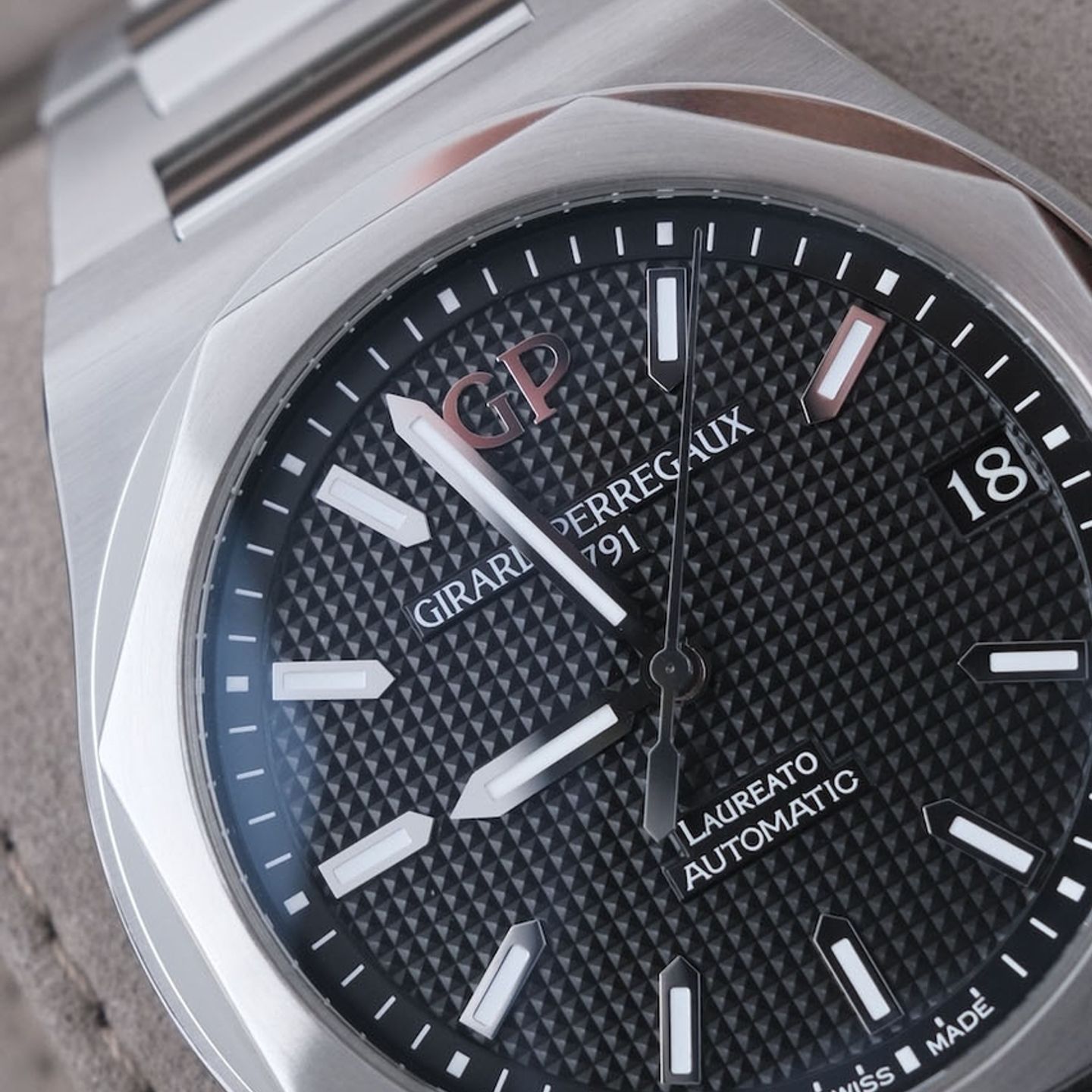 Girard-Perregaux Laureato 81010-11-634-11A - (4/8)