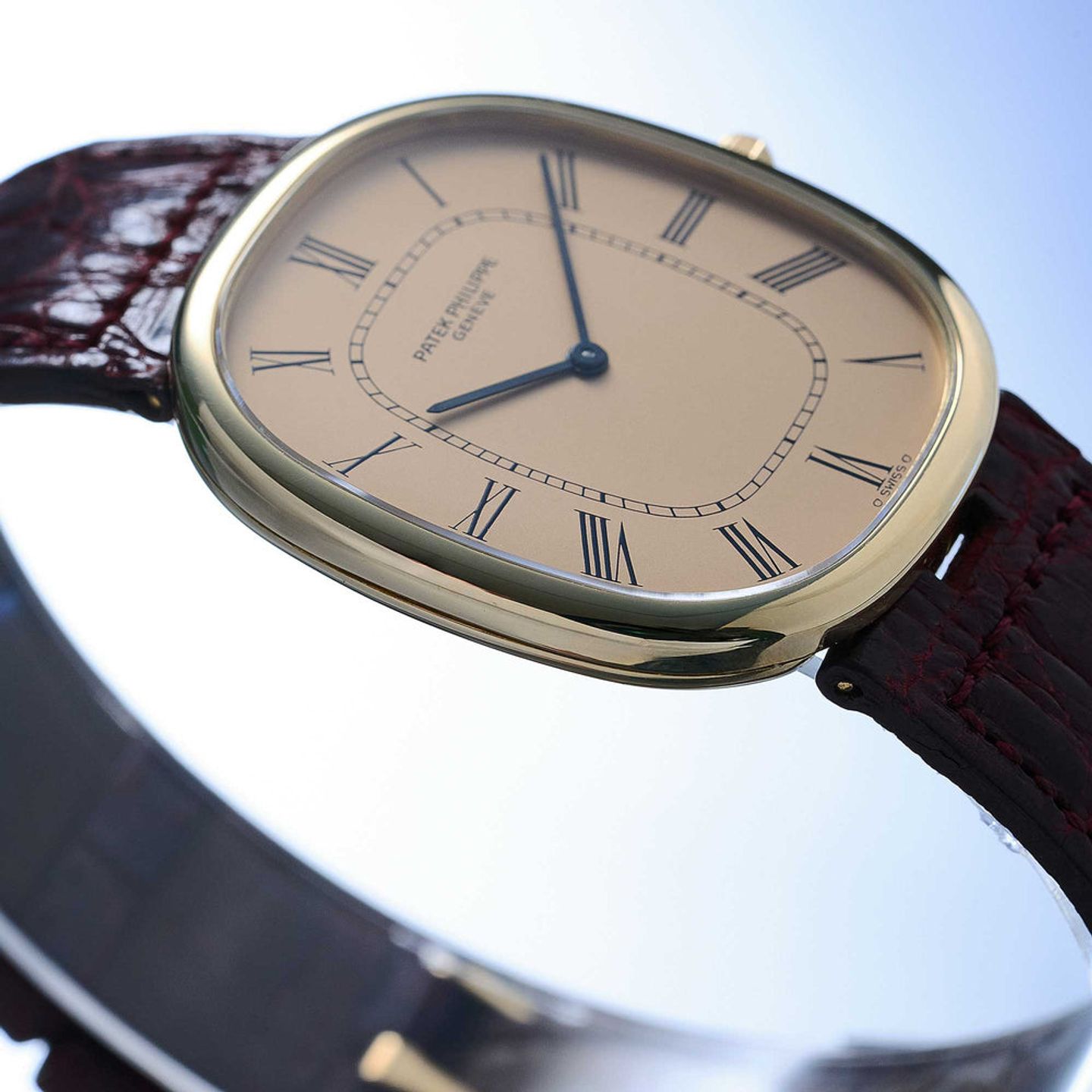 Patek Philippe Golden Ellipse 3738 (1991) - Champagne wijzerplaat 35mm Geelgoud (4/8)