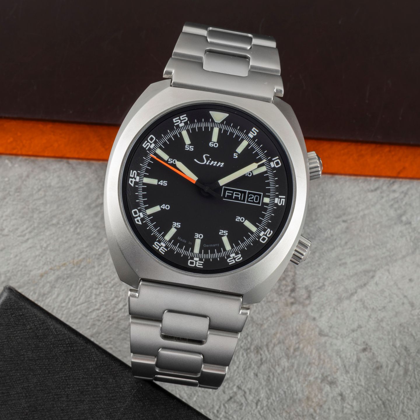 Sinn 240 240.010 (Onbekend (willekeurig serienummer)) - Zwart wijzerplaat 43mm Staal (1/8)