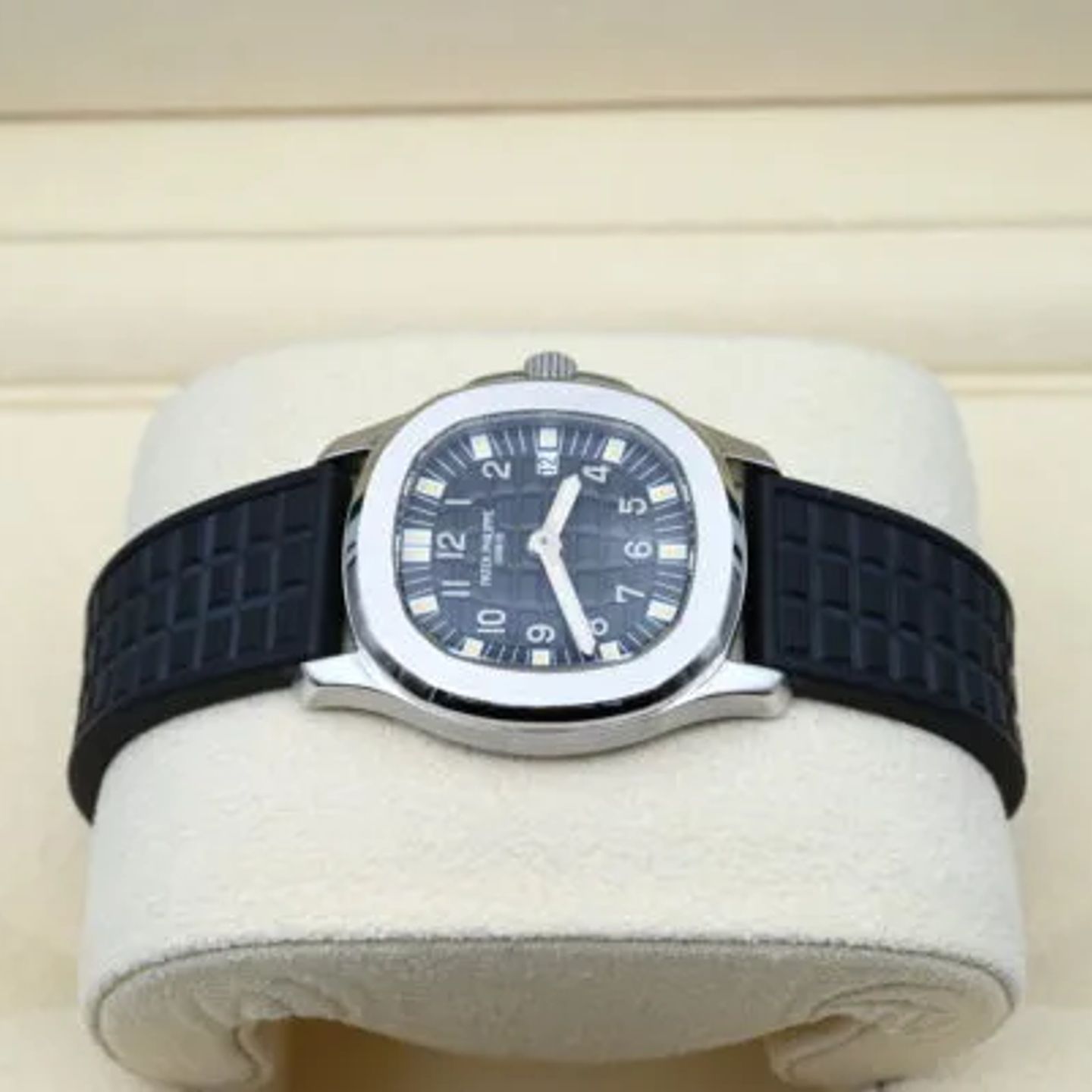 Patek Philippe Aquanaut 4960 - (2/5)