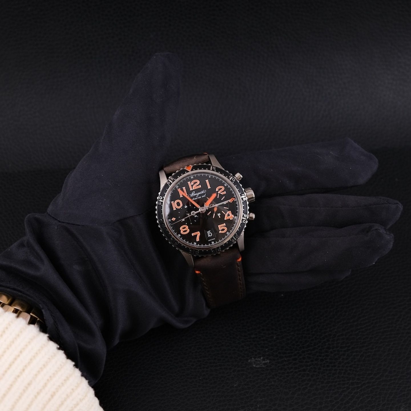 Breguet Type XX - XXI - XXII 3815TI/HO/3ZU (2022) - Black dial 42 mm Titanium case (7/8)