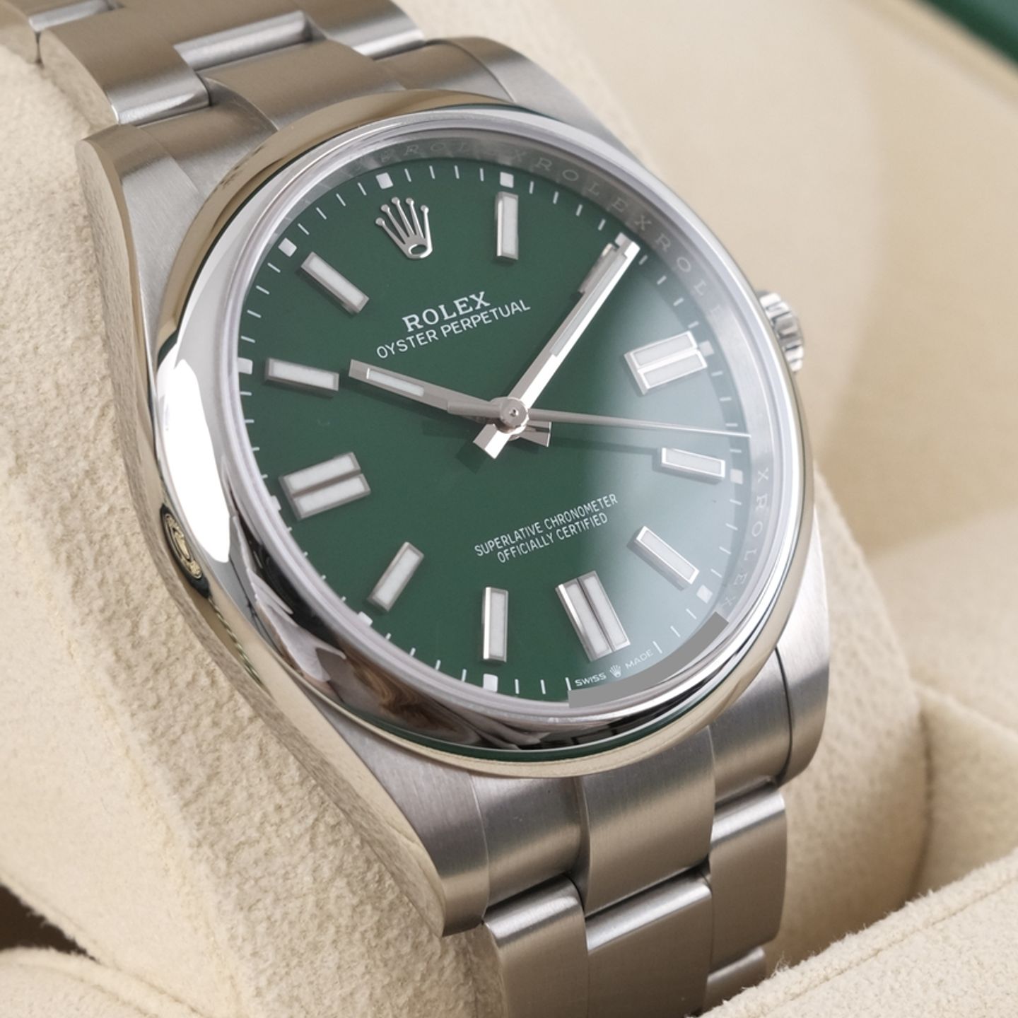 Rolex Oyster Perpetual 41 124300 (2024) - 41 mm Steel case (5/8)