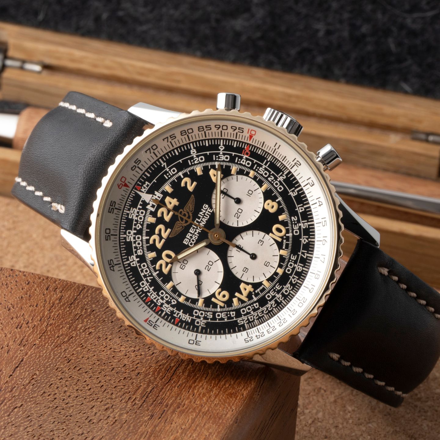Breitling Navitimer Cosmonaute B12019 (1995) - Black dial 41 mm Steel case (2/8)