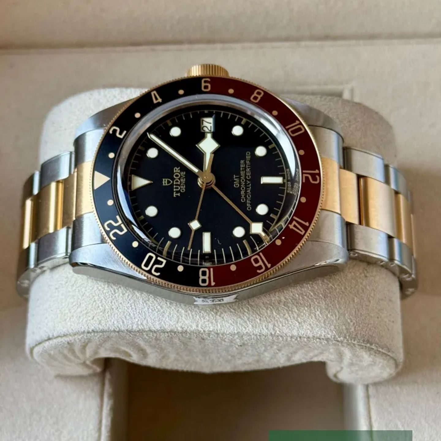 Tudor Black Bay GMT 79833MN (2026) - Black dial 41 mm Steel case (5/7)