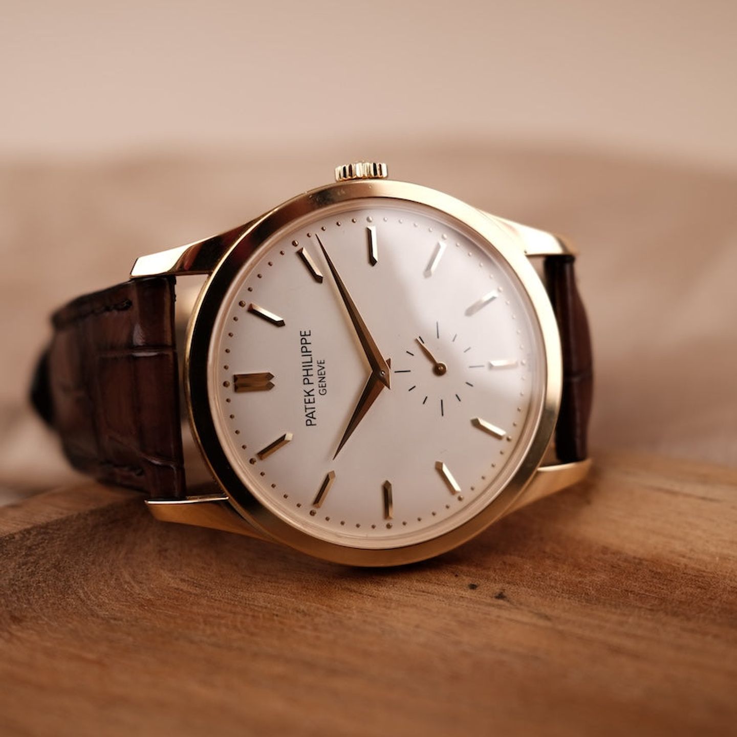 Patek Philippe Calatrava 5196J (Onbekend (willekeurig serienummer)) - Wit wijzerplaat 37mm Geelgoud (5/8)