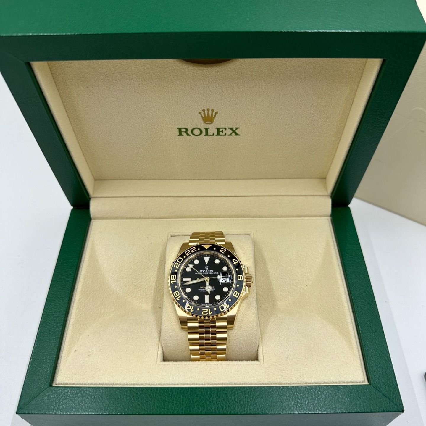 Rolex GMT-Master II 126718GRNR (2024) - Zwart wijzerplaat 40mm Geelgoud (4/8)