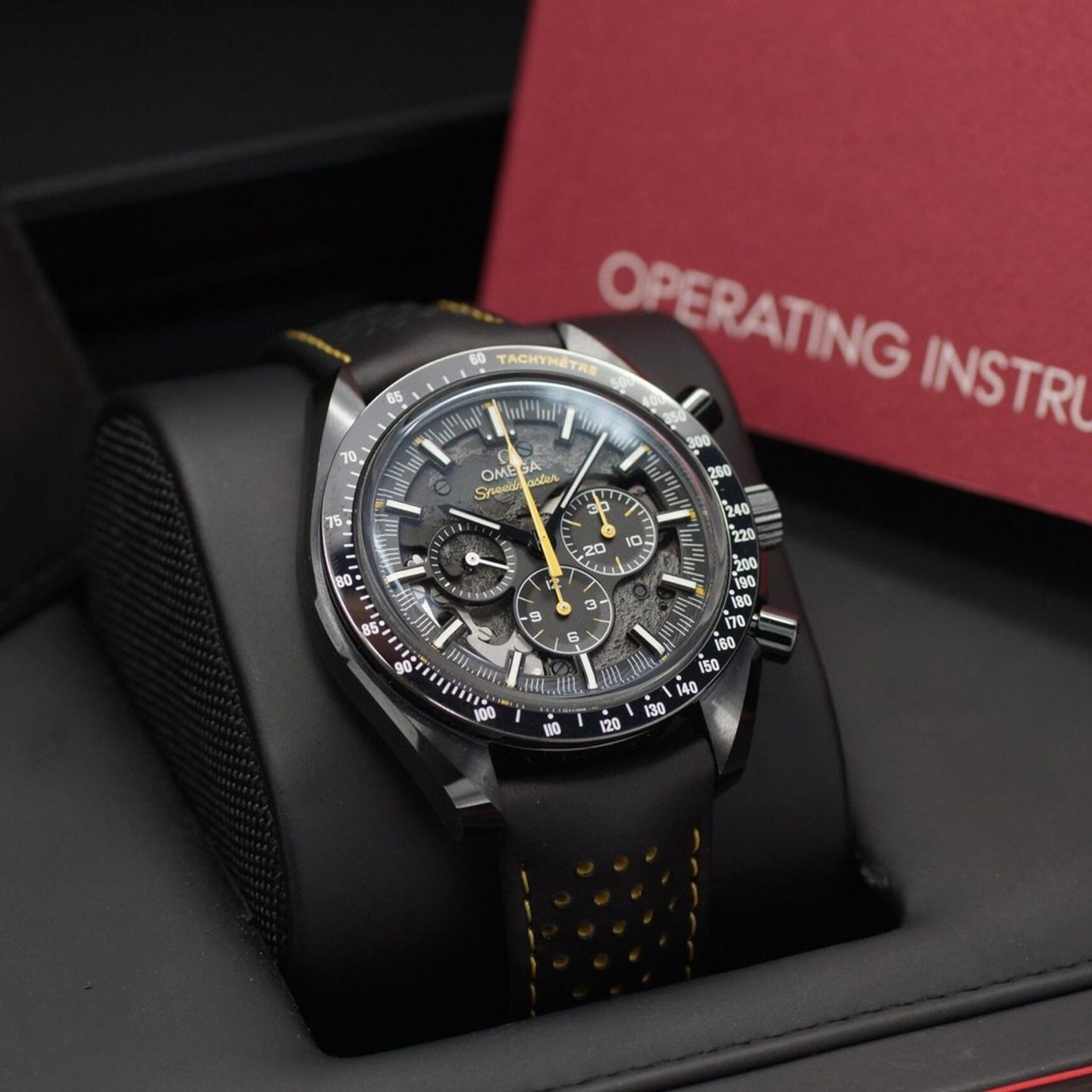Omega Speedmaster Professional Moonwatch 311.92.44.30.01.001 - (2/8)