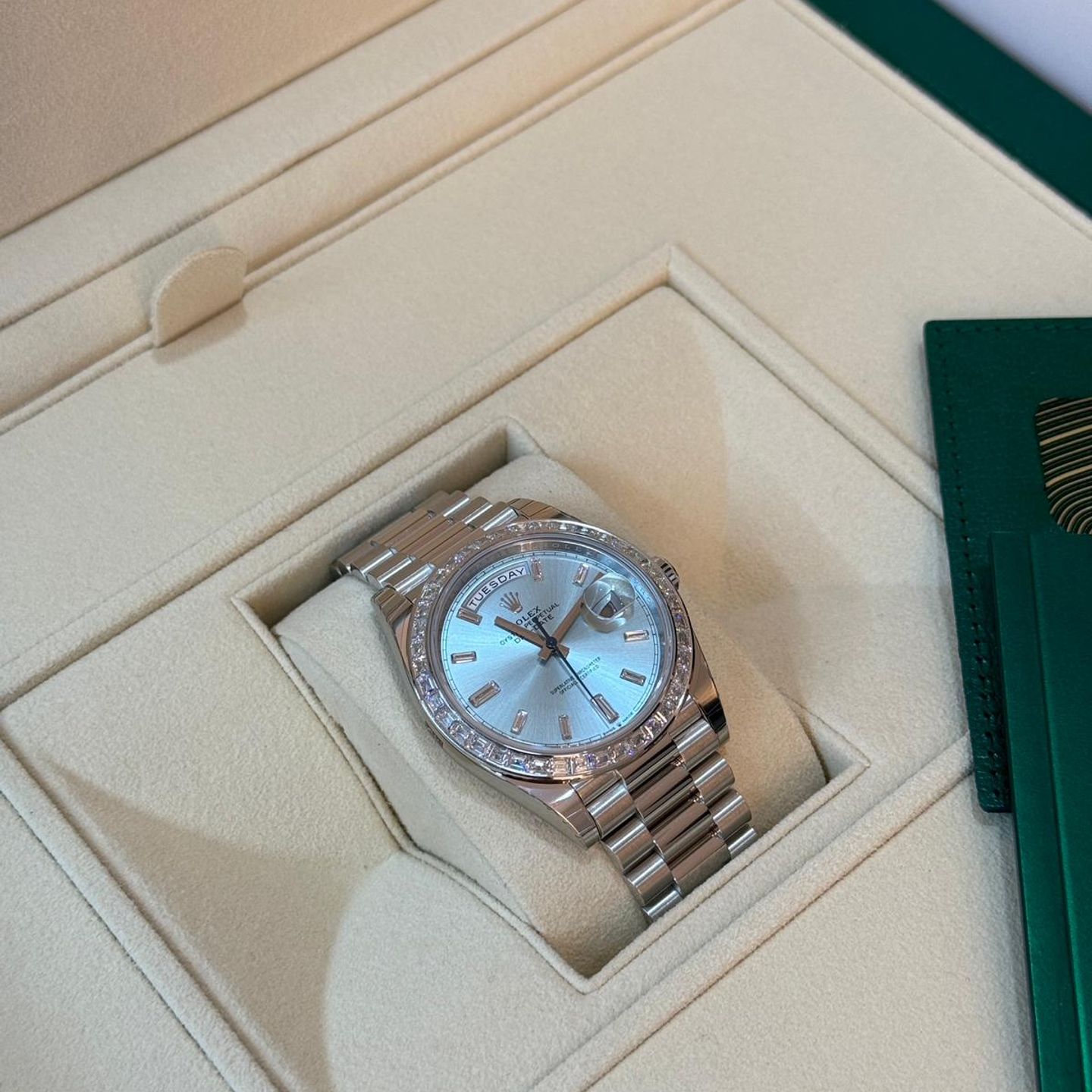Rolex Day-Date 40 228396TBR (2024) - Blue dial 40 mm Platinum case (2/8)