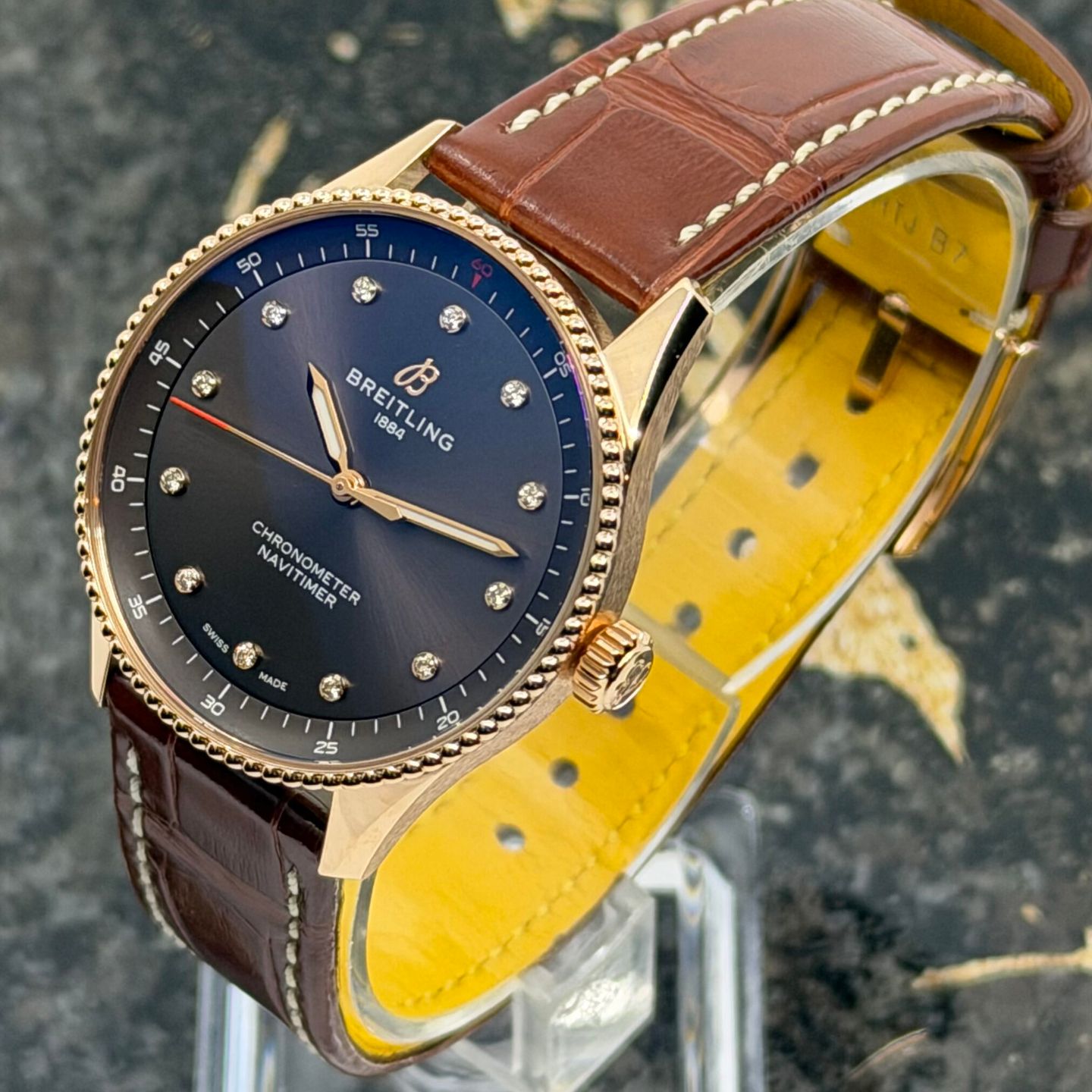 Breitling Navitimer R77320E31Q1P1 (2025) - Brown dial 32 mm Red Gold case (4/8)