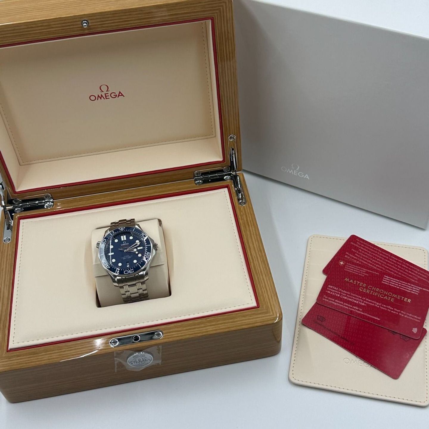 Omega Seamaster Diver 300 M 210.30.42.20.03.001 (2023) - Blue dial 42 mm Steel case (3/8)