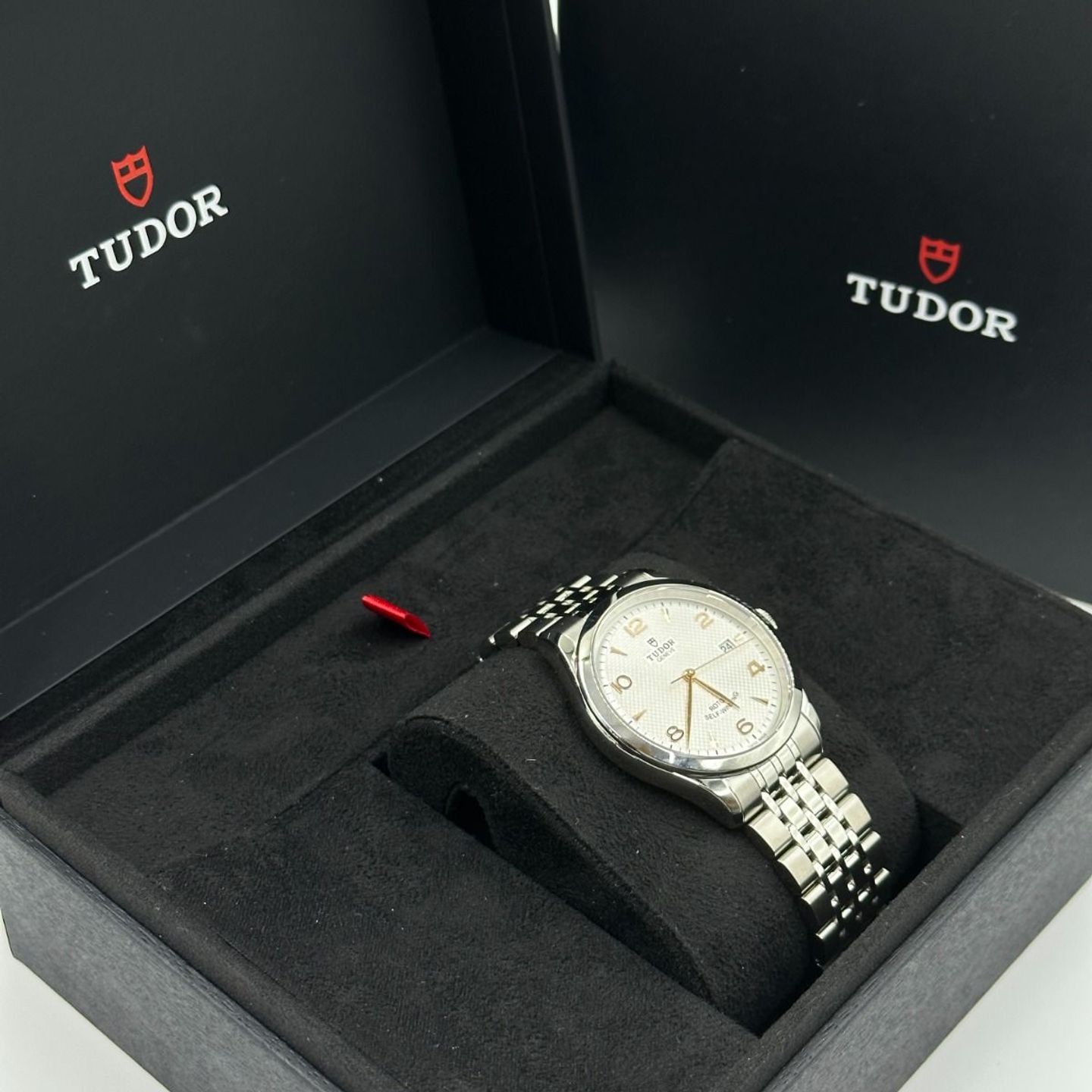 Tudor 1926 91550-0001 (2024) - Silver dial 39 mm Steel case (3/8)