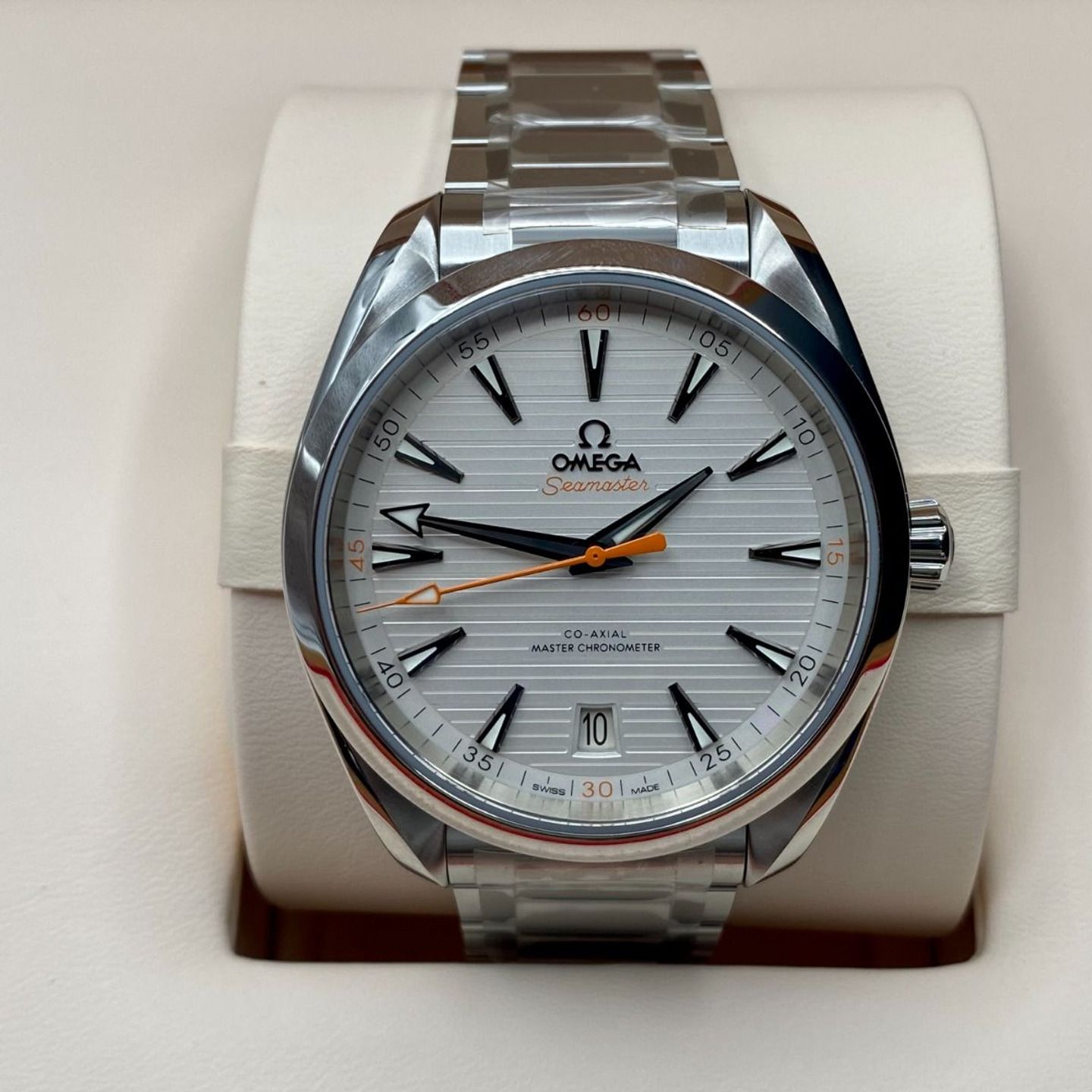 Omega Seamaster Aqua Terra 220.10.41.21.02.001 (2023) - Silver dial 41 mm Steel case (3/8)