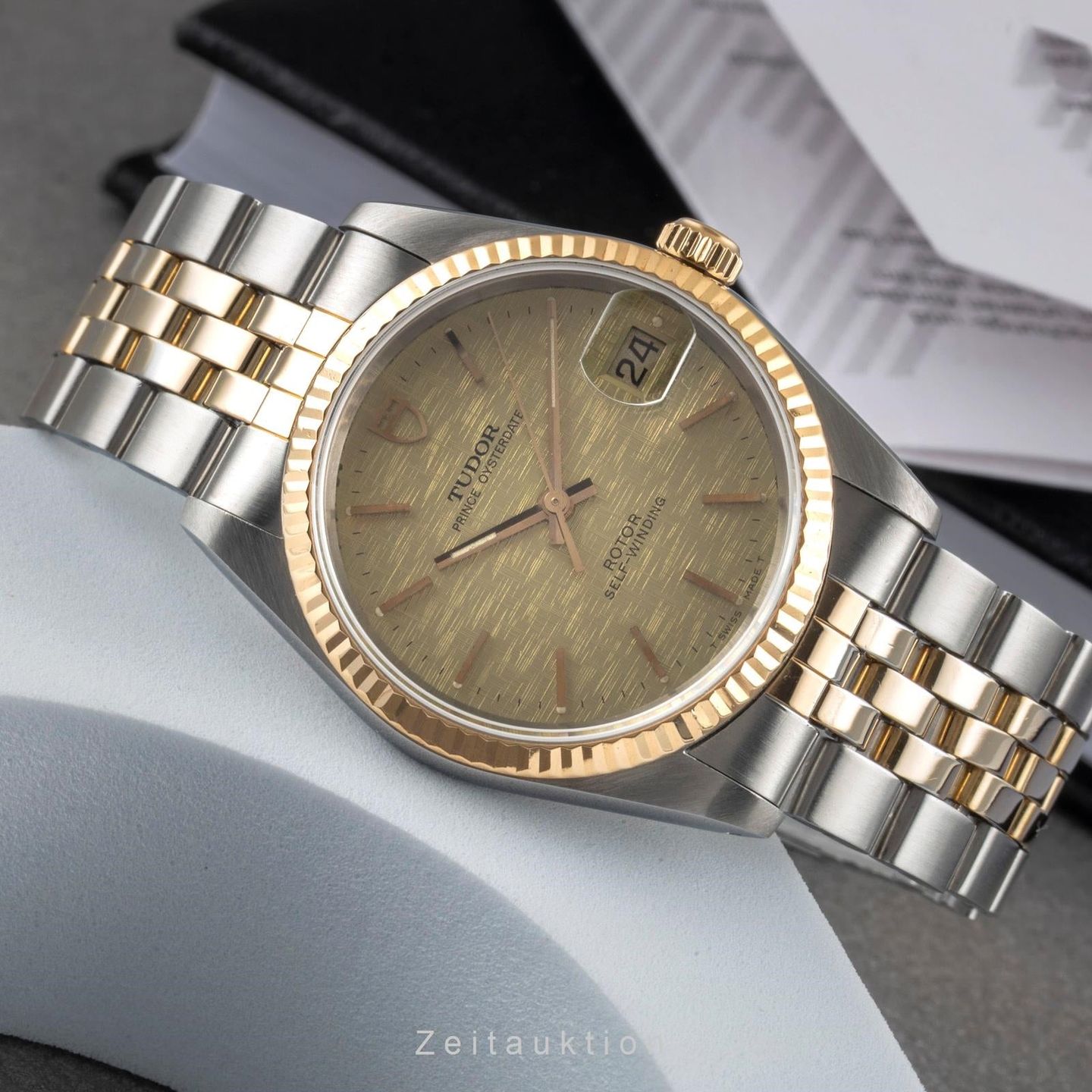 Tudor Prince Date 74033 - (2/8)