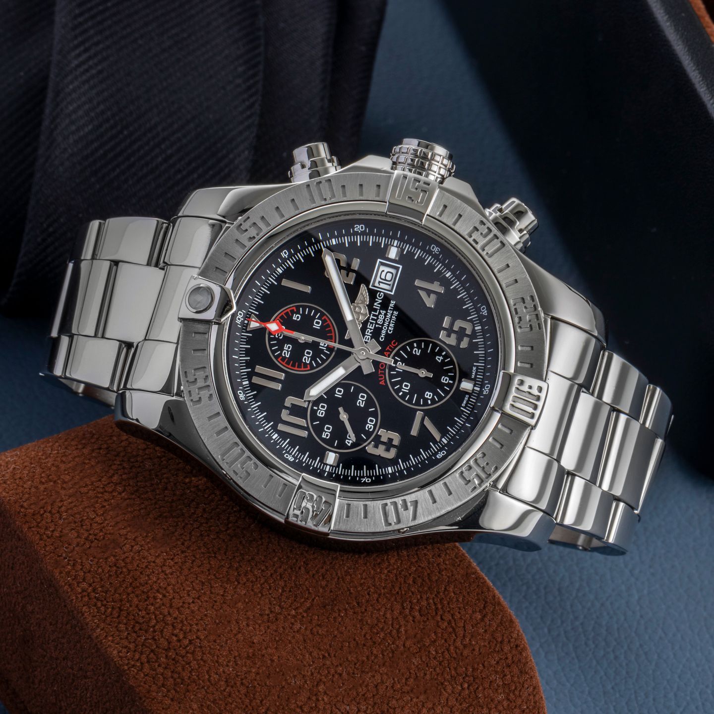 Breitling Super Avenger II A1337111/BC28 (Unknown (random serial)) - Black dial 48 mm Steel case (2/8)