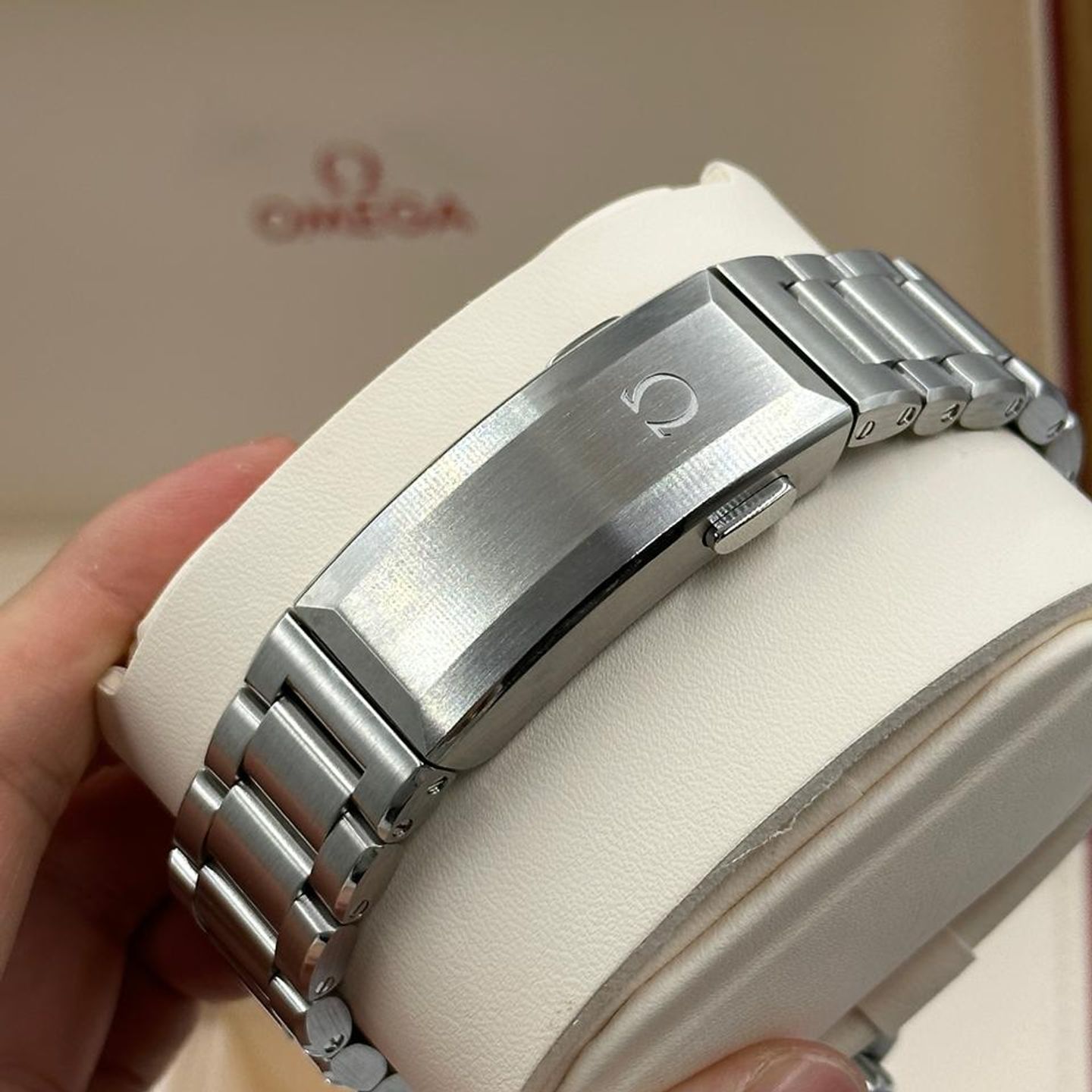 Omega Seamaster Ultra Deep 6000M 215.30.46.21.03.001 - (10/10)