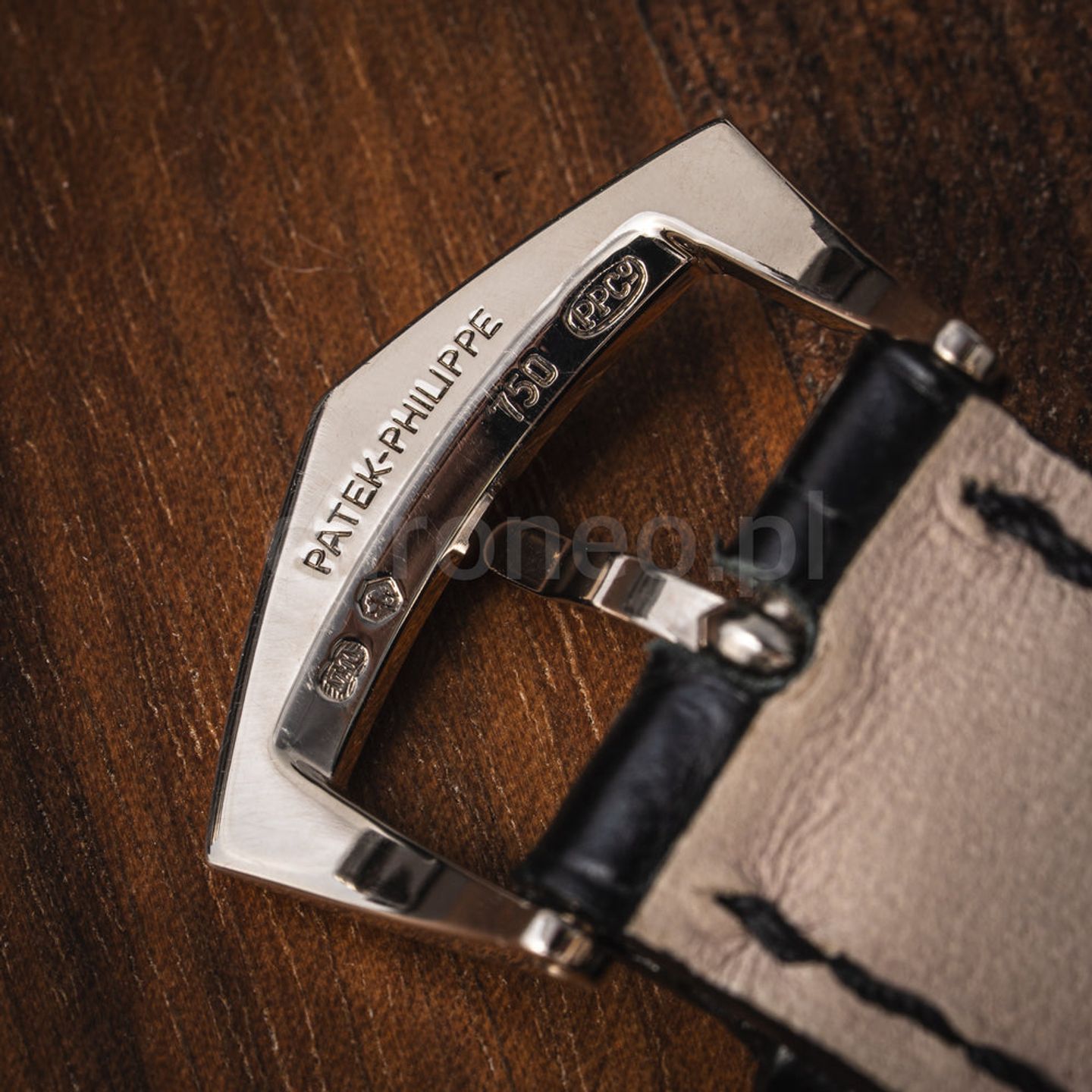 Patek Philippe Annual Calendar 5205 - (7/8)