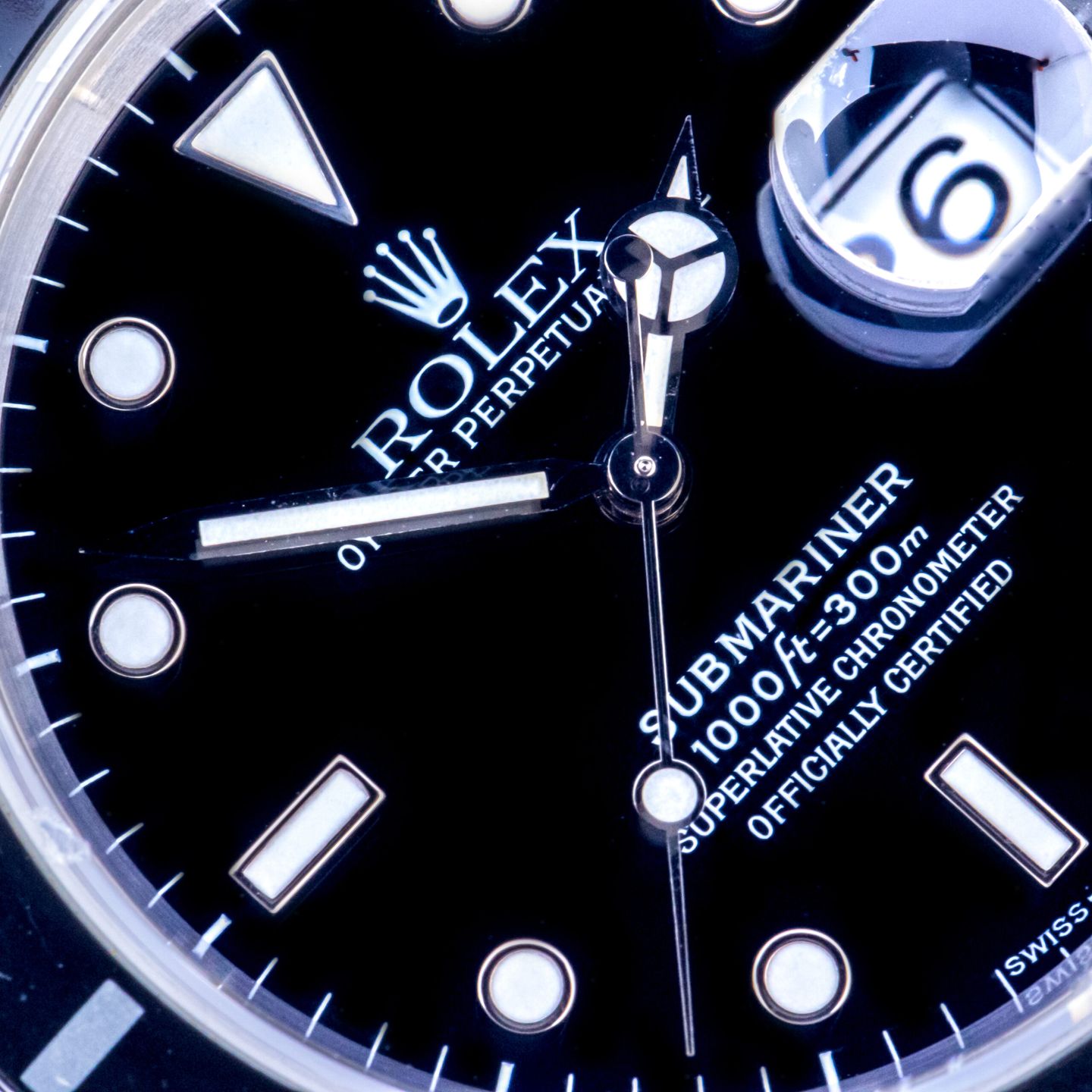 Rolex Submariner Date 16610 (1995) - Black dial 40 mm Steel case (2/8)