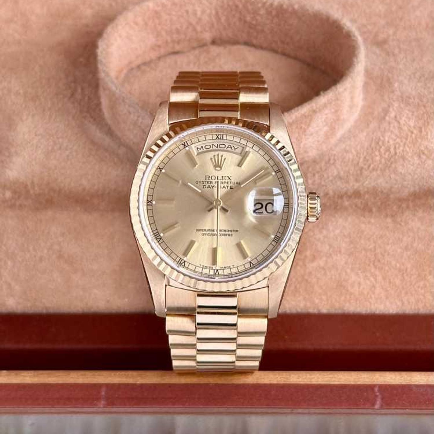 Rolex Day-Date 36 18238 (1995) - Gold dial 36 mm Yellow Gold case (3/8)