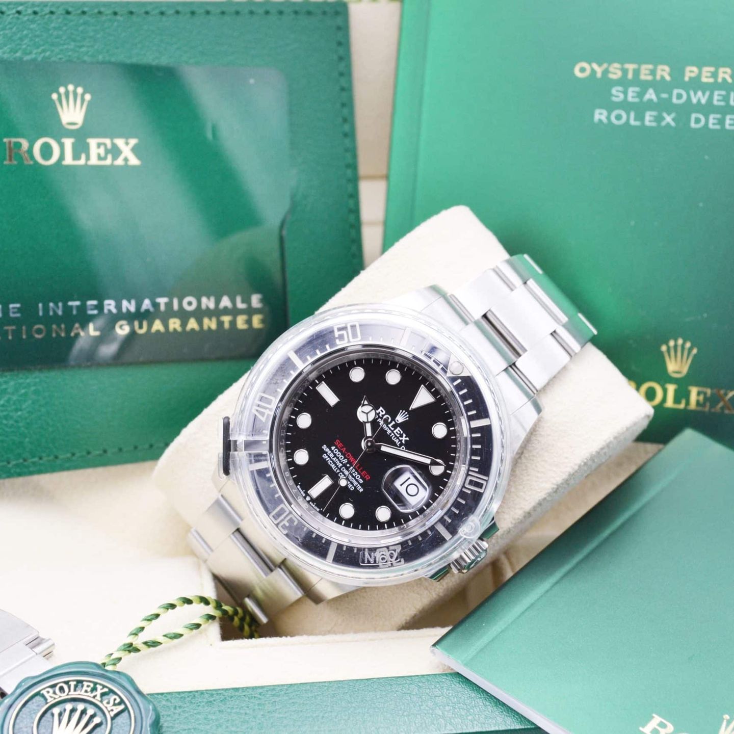 Rolex Sea-Dweller 126600 (2022) - Black dial 43 mm Steel case (7/7)