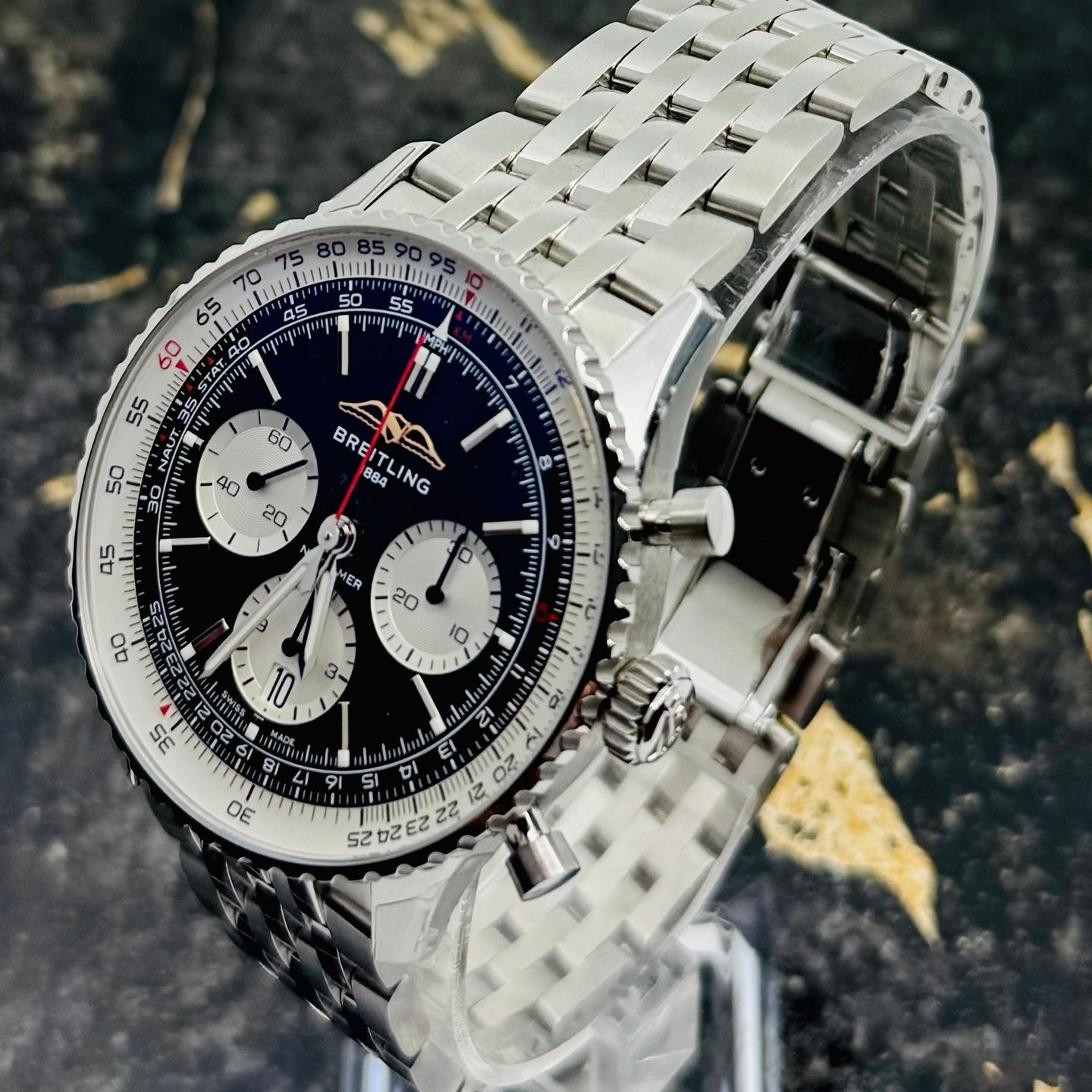 Breitling Navitimer 1 B01 Chronograph AB0138211B1A1 (2026) - Zwart wijzerplaat 43mm Staal (4/8)