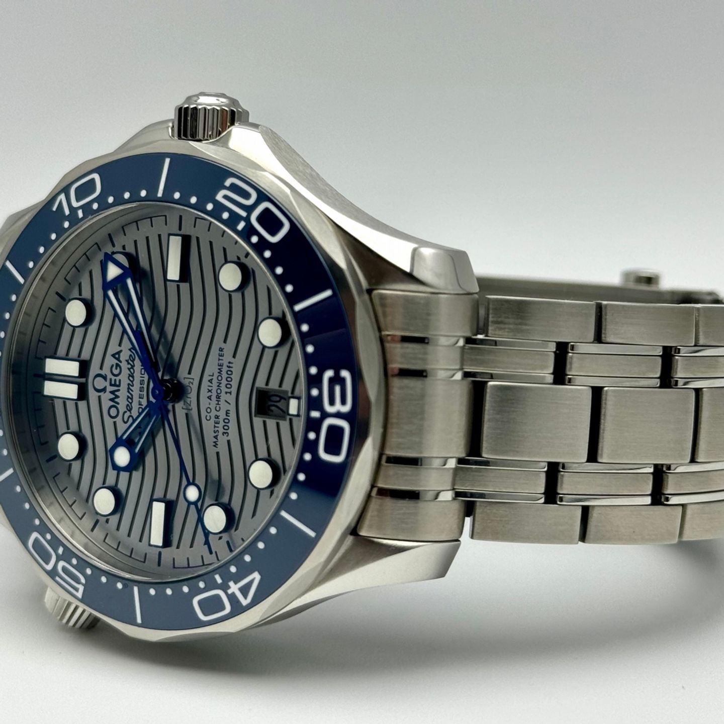 Omega Seamaster Diver 300 M 210.32.42.20.06.001 (2018) - Grijs wijzerplaat 42mm Staal (10/10)