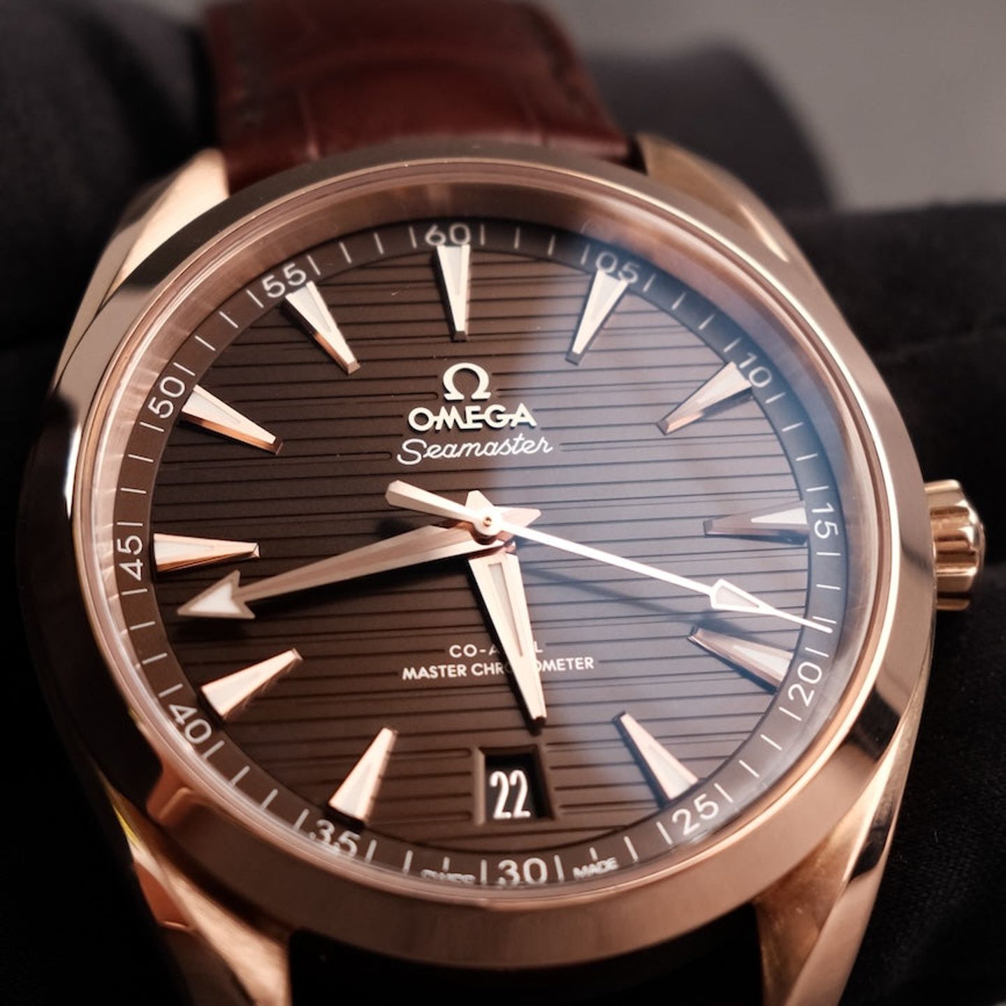 Omega Seamaster Aqua Terra 220.53.41.21.13.001 (2019) - Zwart wijzerplaat 41mm Roségoud (5/8)