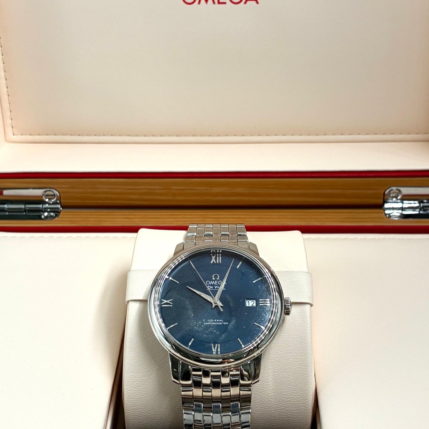 Omega De Ville Prestige 424.10.40.20.03.001 (2022) - Blue dial 40 mm Steel case (2/6)