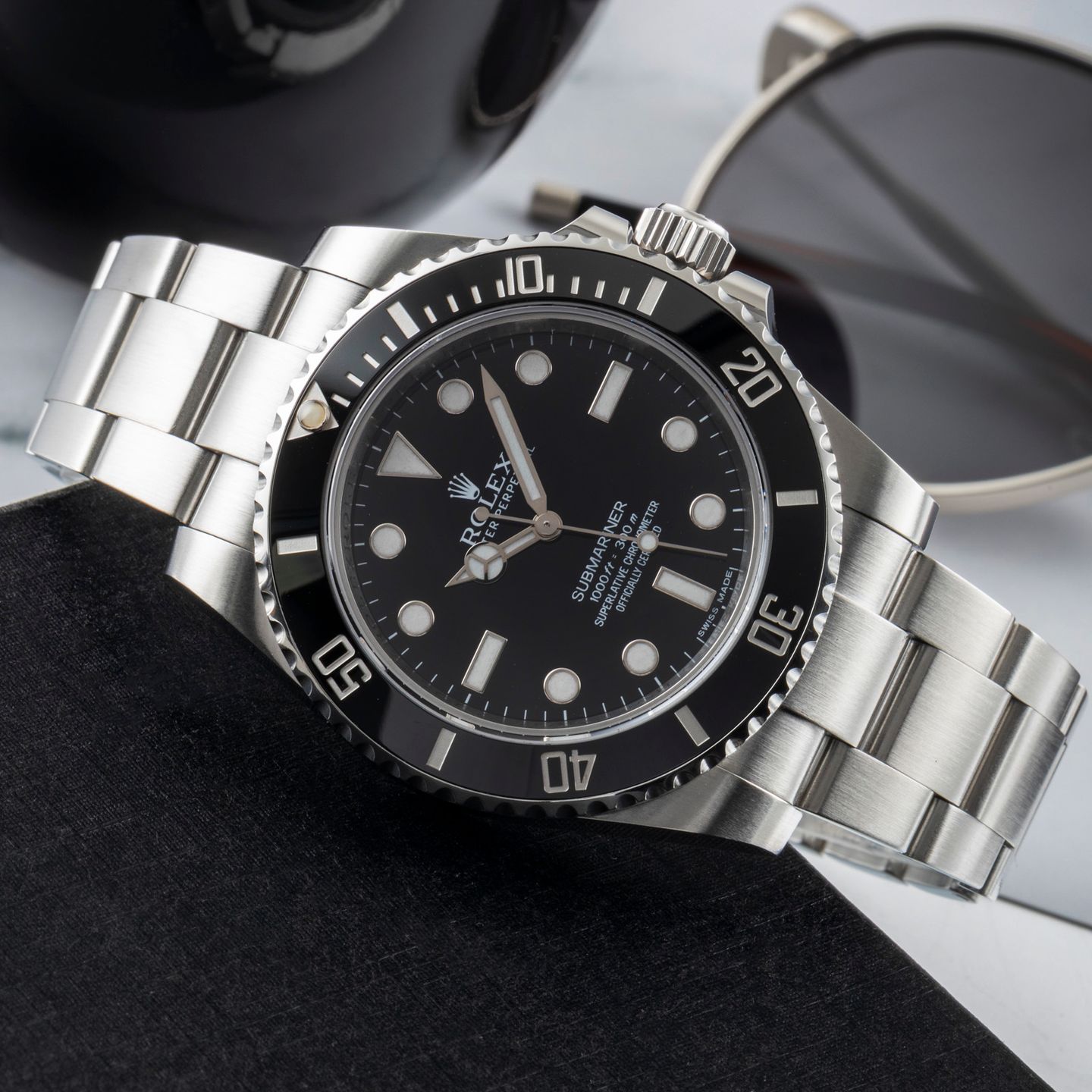 Rolex Submariner No Date 114060 (Unknown (random serial)) - Black dial 40 mm Steel case (2/8)