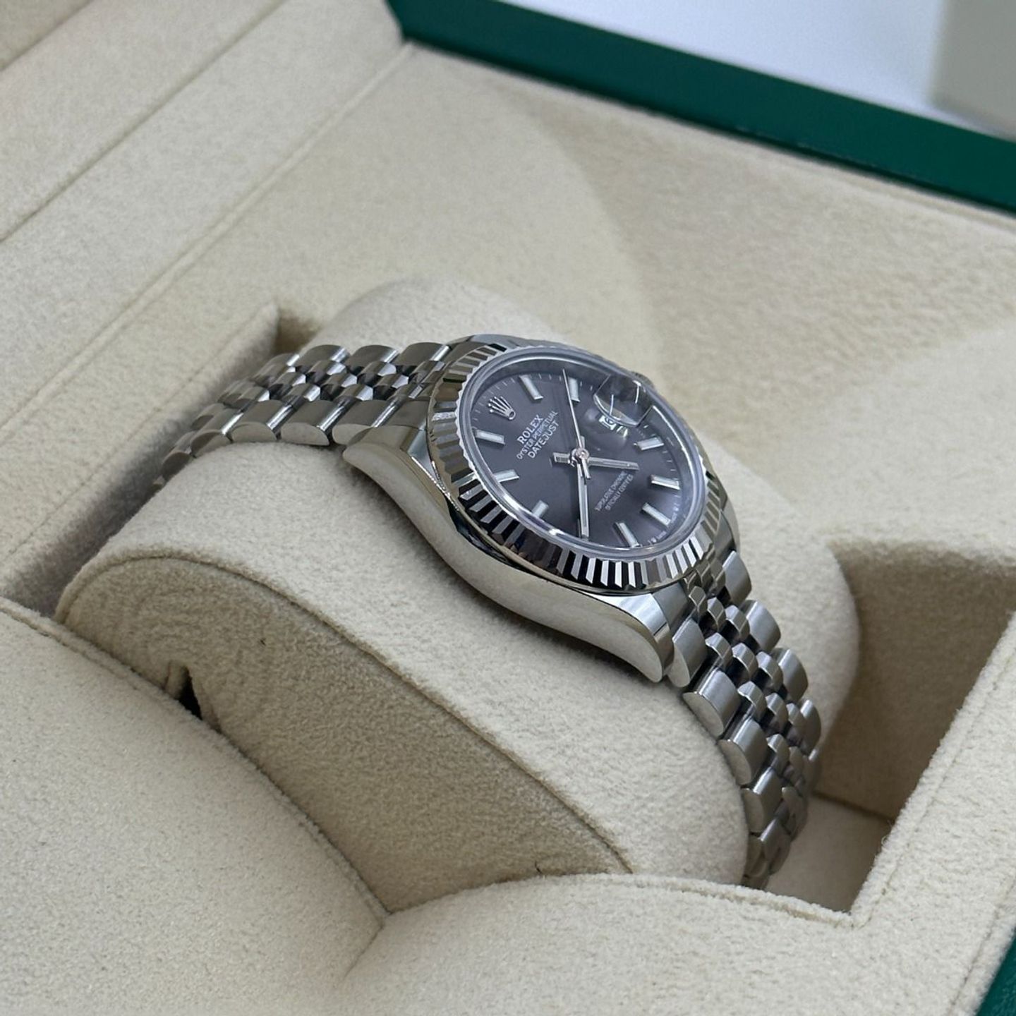 Rolex Lady-Datejust 279174 (2024) - Grijs wijzerplaat 28mm Staal (7/8)