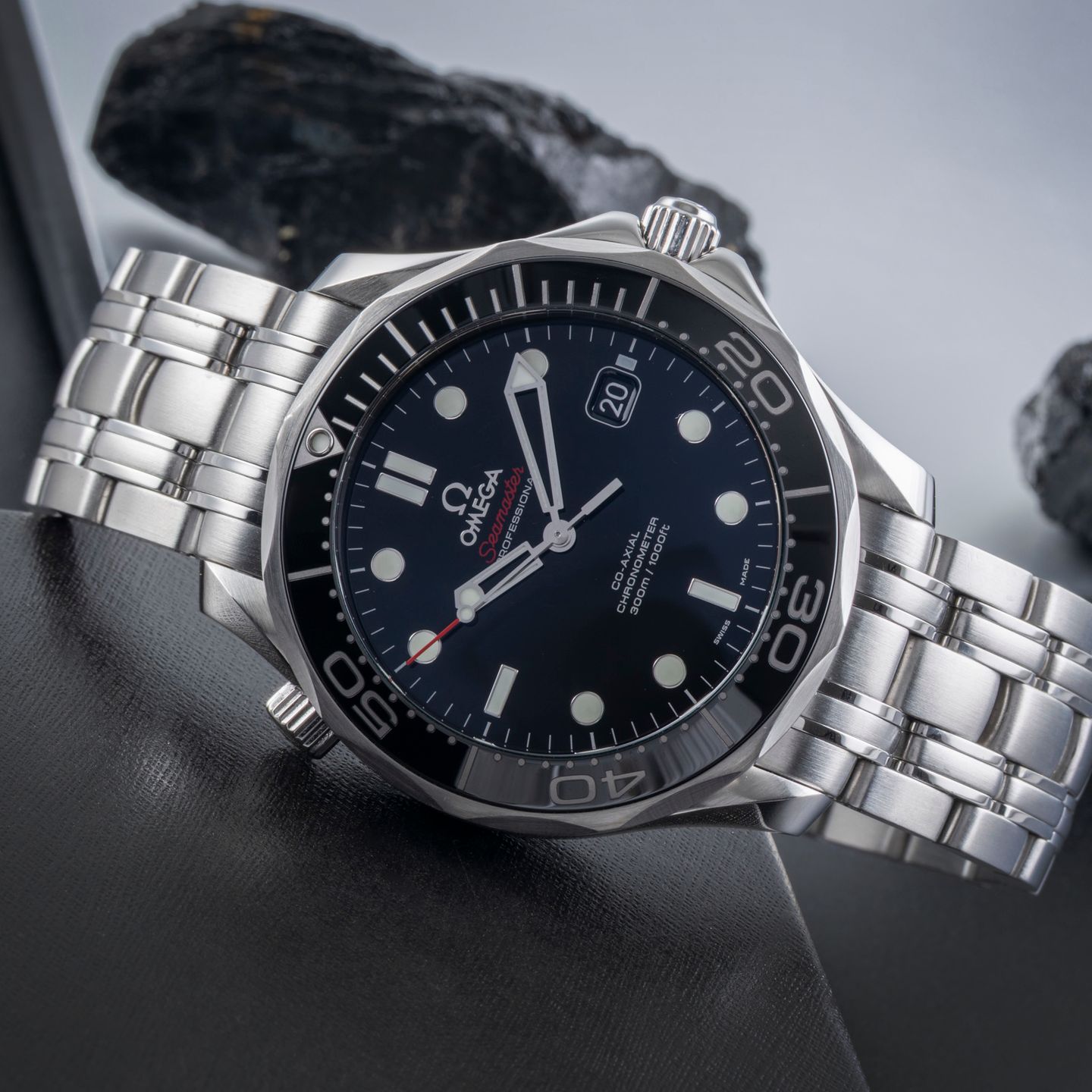 Omega Seamaster Diver 300 M 212.30.41.20.01.003 (2018) - Black dial 41 mm Steel case (2/8)
