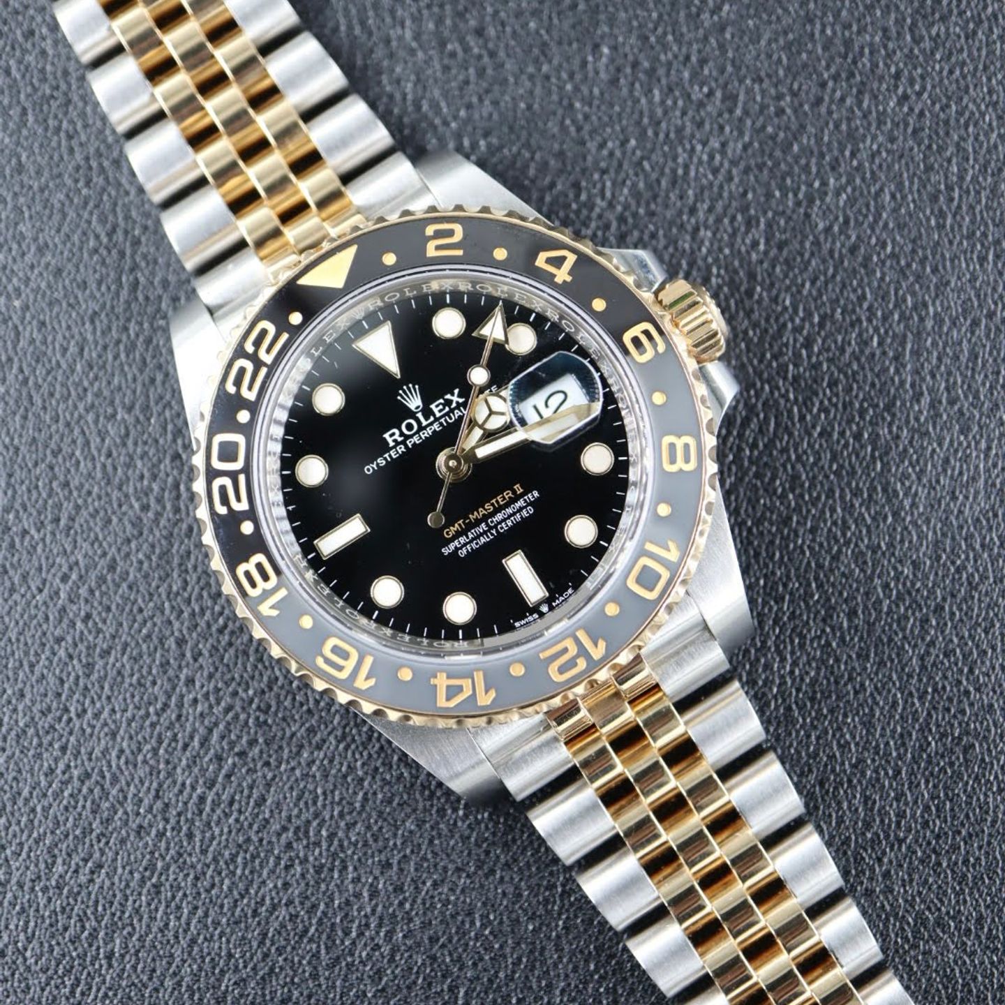 Rolex GMT-Master II 126713GRNR (2023) - Black dial 40 mm Gold/Steel case (7/7)