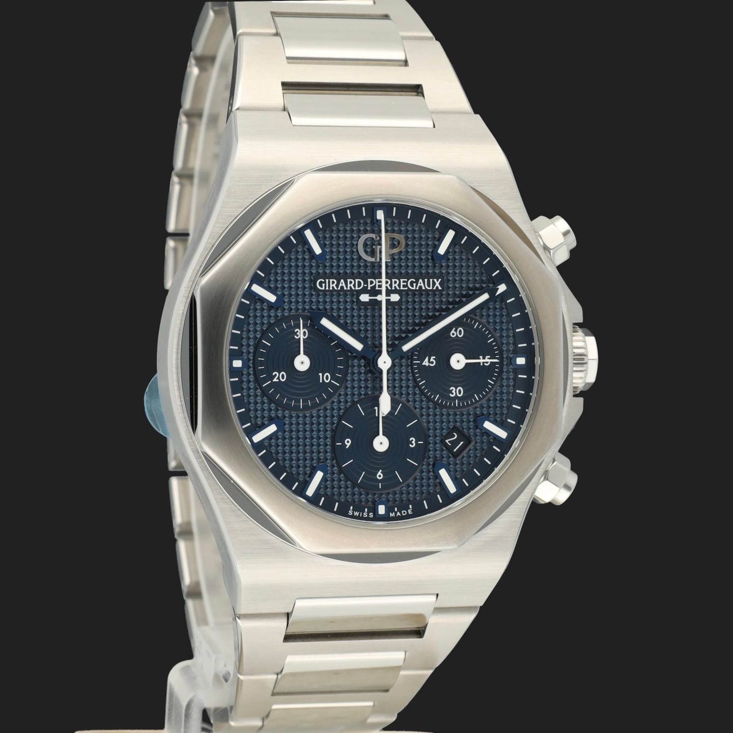 Girard-Perregaux Laureato 81020-11-431-11A (2026) - Blue dial 43 mm Steel case (4/8)