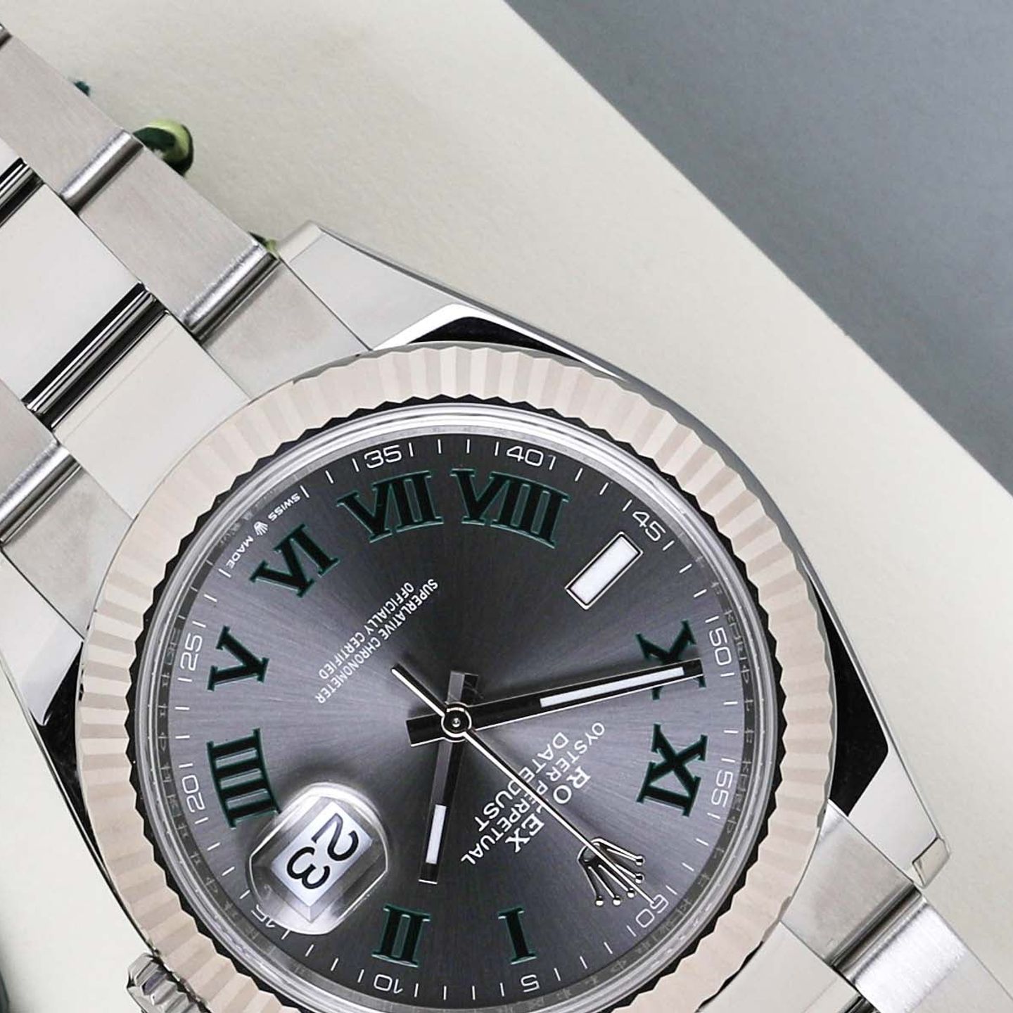 Rolex Datejust 41 126334 (2024) - Grijs wijzerplaat 41mm Staal (4/8)