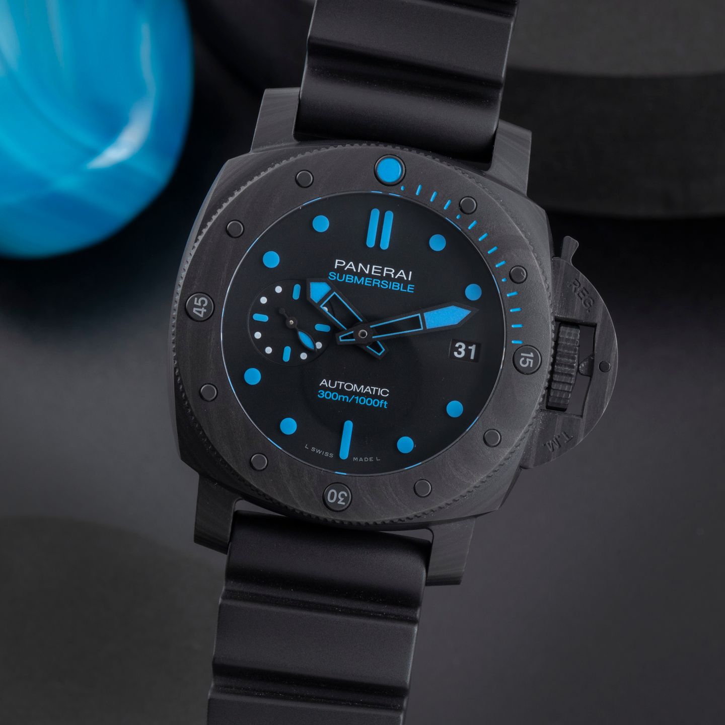 Panerai Luminor Submersible PAM00960 (Unknown (random serial)) - Black dial 42 mm Carbon case (3/8)