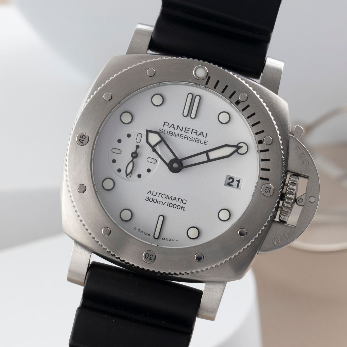 Panerai Luminor Submersible PAM01223 (Unknown (random serial)) - White dial 42 mm Steel case (3/8)