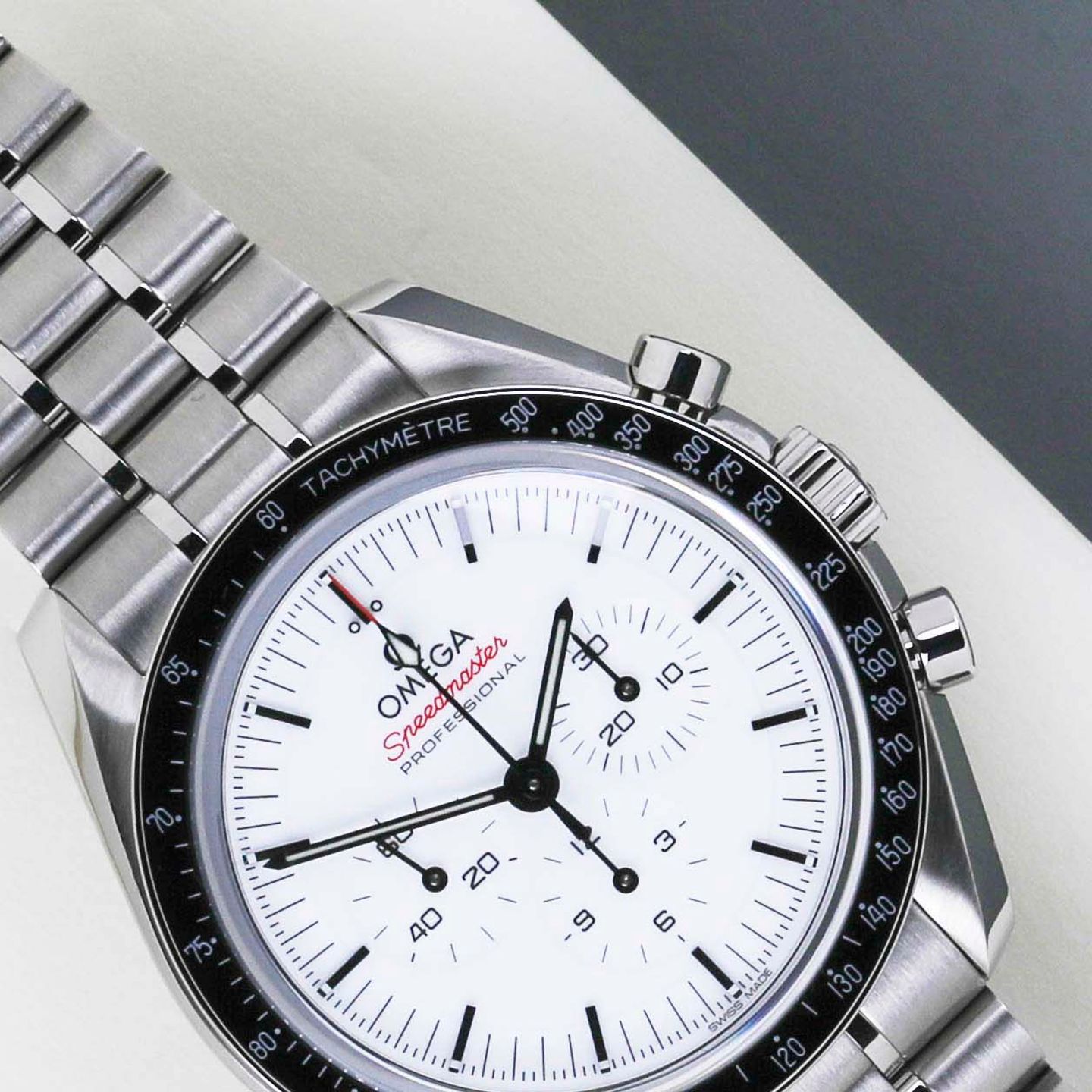 Omega Speedmaster Professional Moonwatch 310.30.42.50.04.001 (2024) - White dial 42 mm Steel case (3/8)