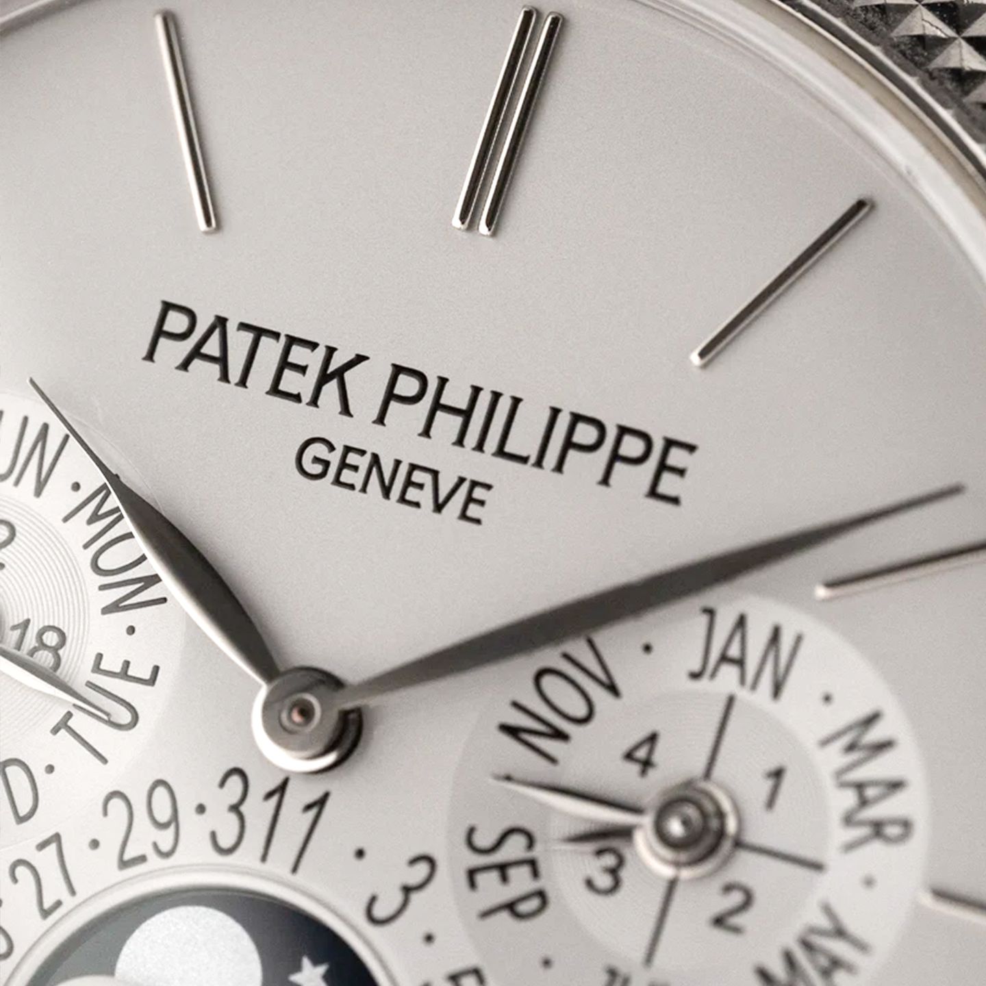 Patek Philippe Perpetual Calendar 5139G-001 (2013) - Silver dial 39 mm White Gold case (3/8)