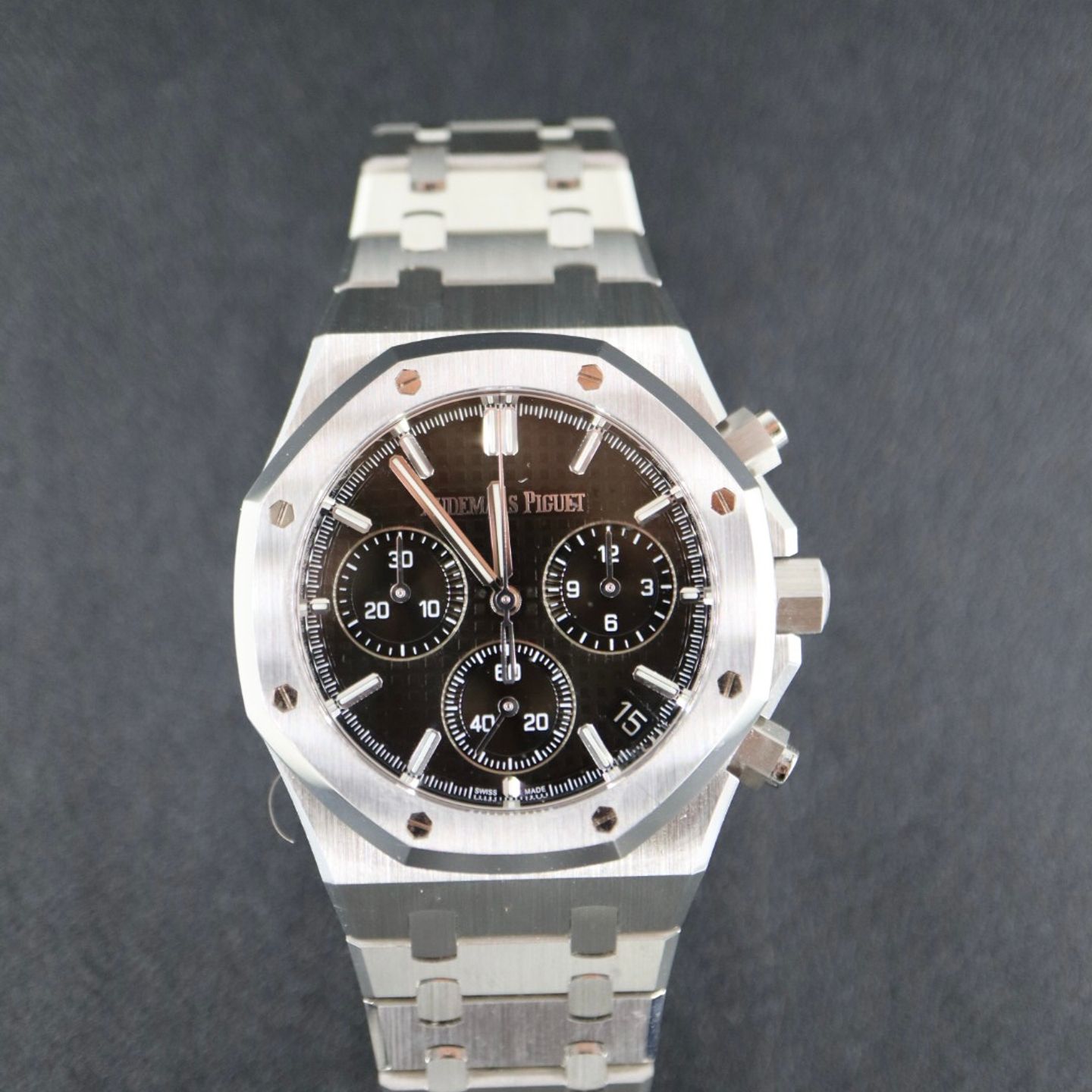 Audemars Piguet Royal Oak Chronograph 26240OR.OO.1320OR.06 (2024) - Black dial 41 mm Rose Gold case (1/6)