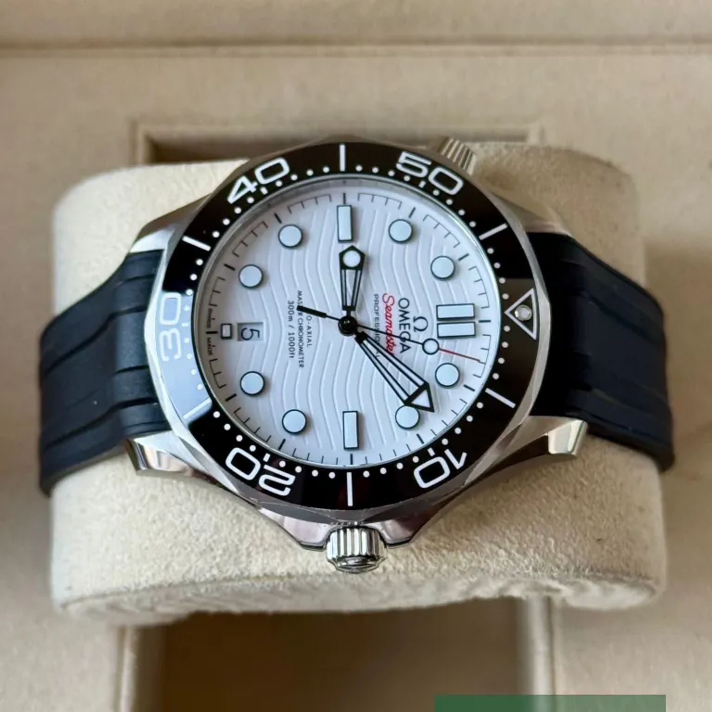 Omega Seamaster Diver 300 M 210.32.42.20.04.001 - (4/7)