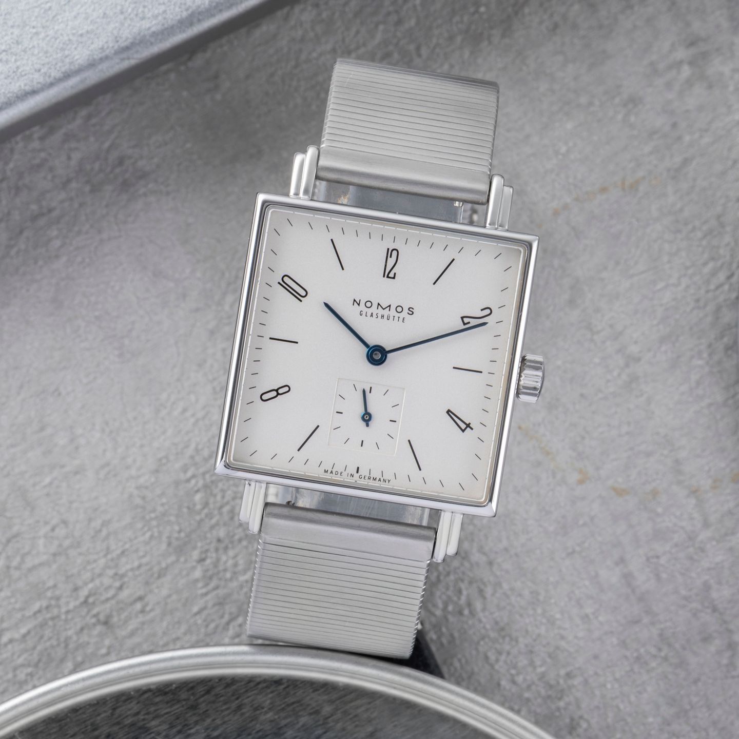 NOMOS Tetra 408 - (1/8)